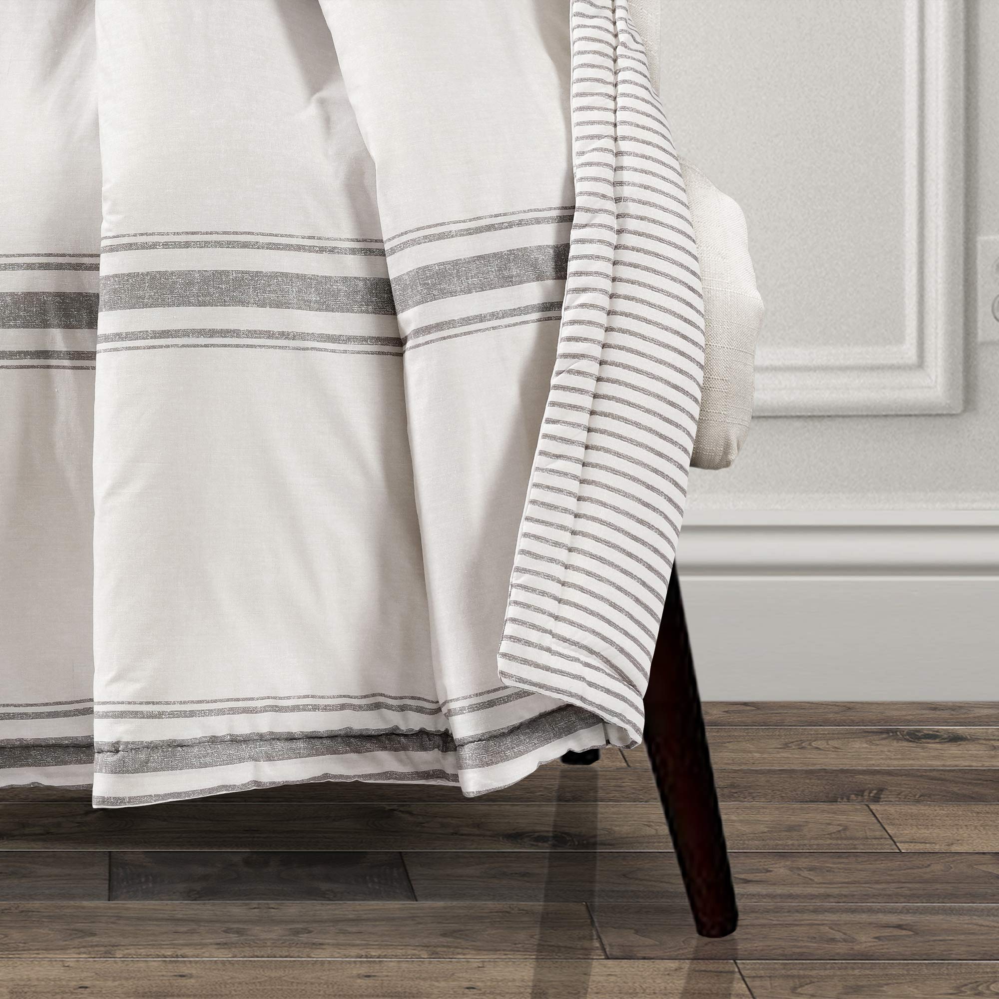 Lush Decor Farmhouse Überwurf, gestreift, 152,4 x 127 cm, Grau