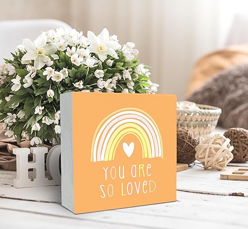 Miniatura 9 de SRADMO Letrero de madera con texto en inglés "You Are So Loved Rainbow Heart Wood" para decoración de escritorio, con citas inspiradoras para niños
