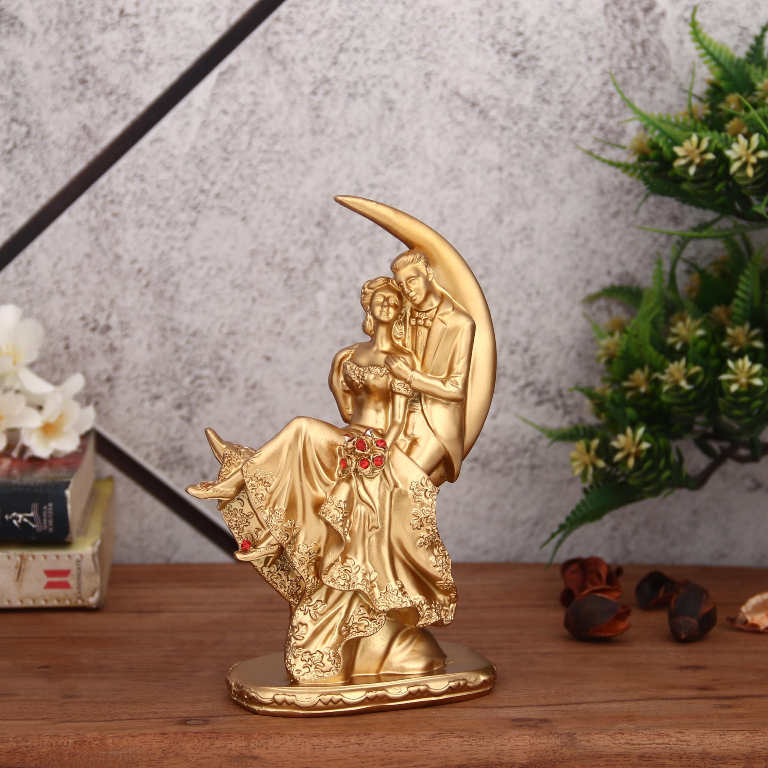 KYZZO? Love Couple Sitting on Moon Showpiece Statue Sculpture Figure for Home Decor Valentine Day Gift | Resin- 16 cm (Golden)