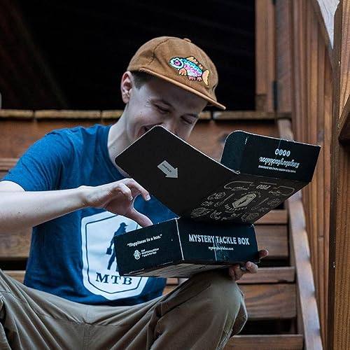 Vista 9 de Catch Co Mystery Tackle Box ICE Fishing Kit