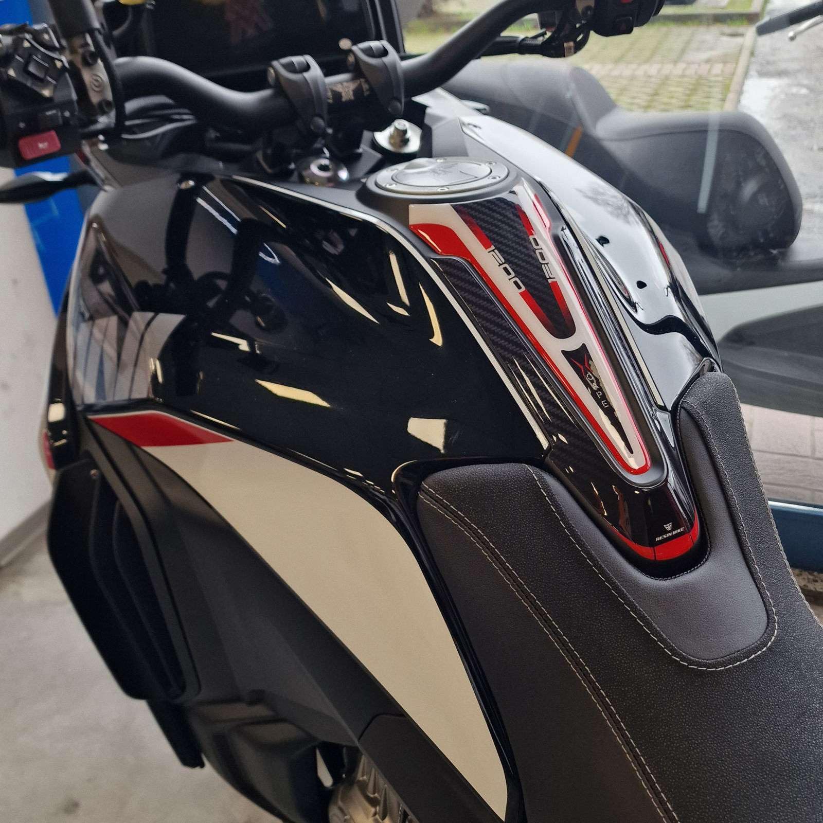 Resin Bike Adhesivos de Moto Compatibles con Moto Morini X-Cape 1200 2025-2026. Protection de Tanque de Choques y Arañazos de Moto. Pegatinas 3D Resinadas Made in Italy