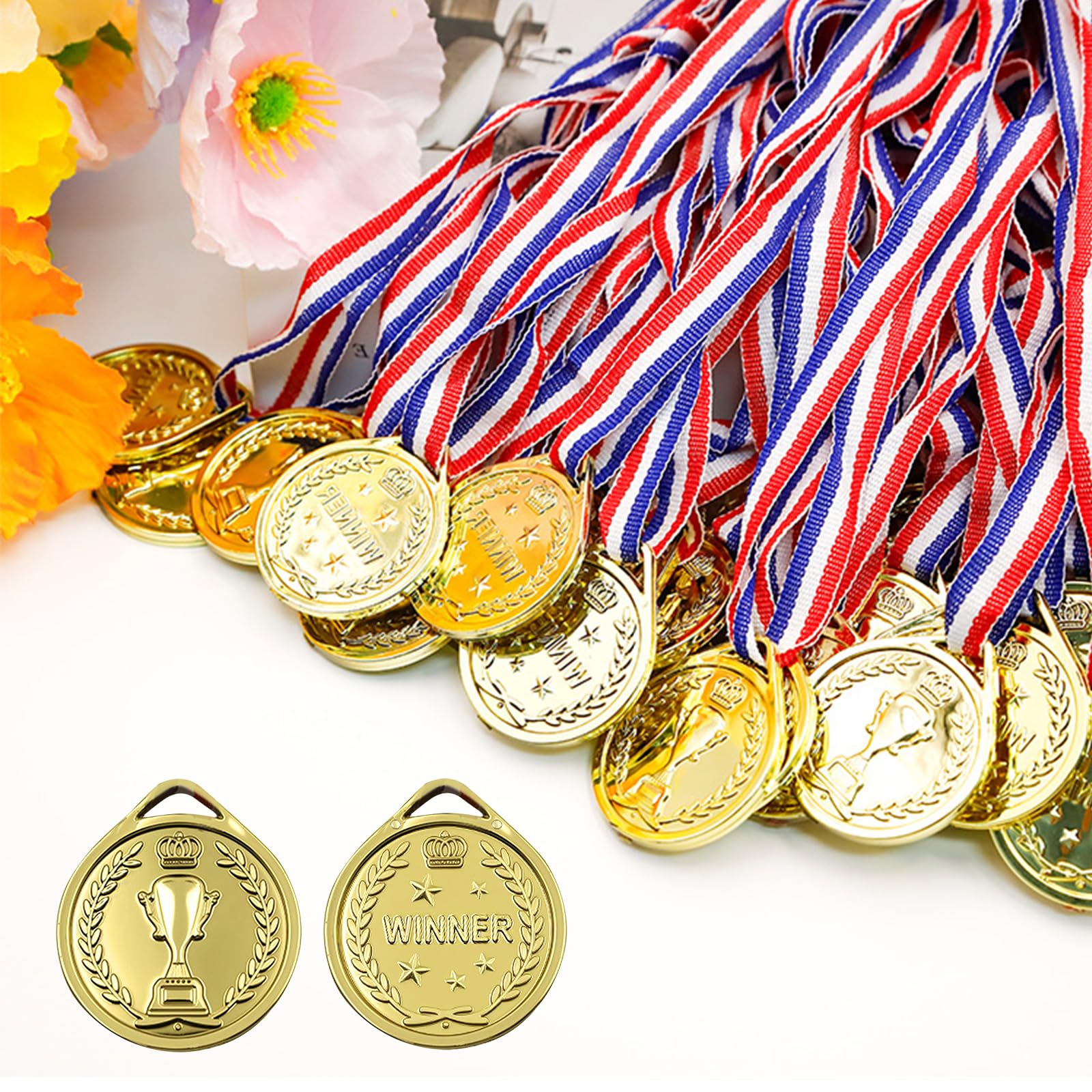 Aicharynic Medallas para niños, 100 unidades, medallas de plástico, medallas de oro con collares, medallas de cumpleaños infantiles para la escuela/día deportivo, cumpleaños infantil, fiestas, juegos