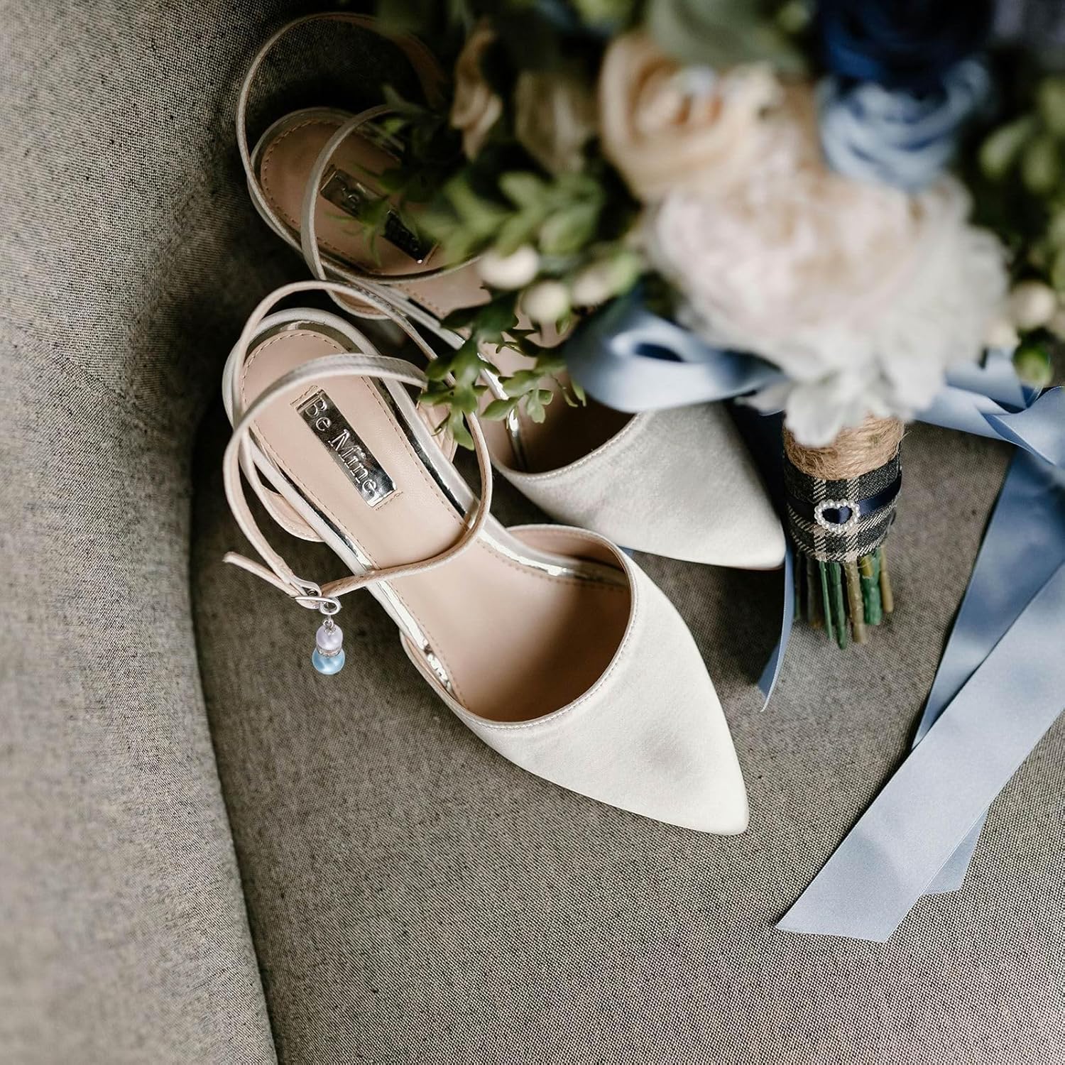 MIXJOY Something Blue Gift for Bride, Wedding Day Bridal Blue Pearl Angel Wings Bouquet Garter Charm for Bride to Be - Image 4