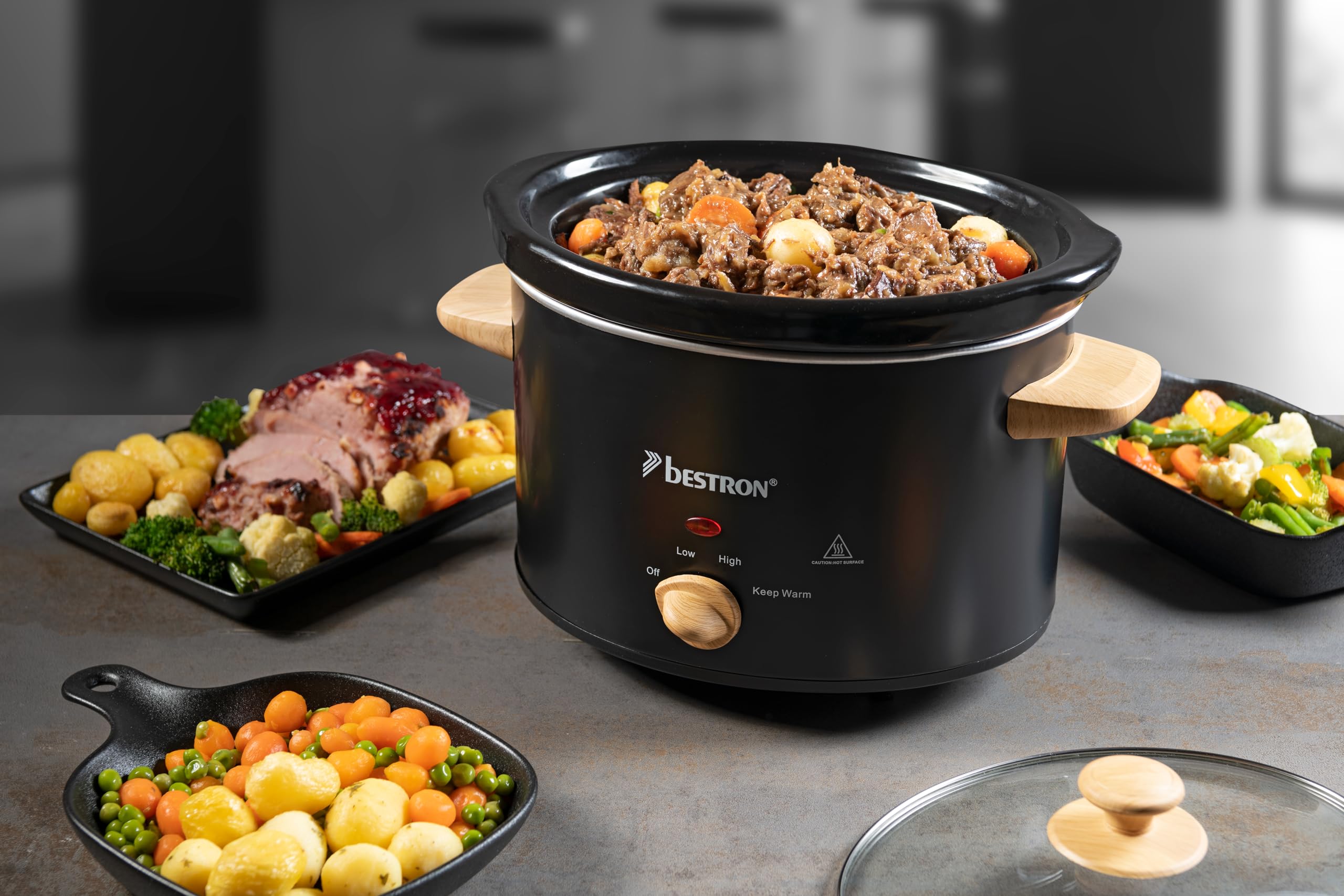Bestron Slowcooker para 4 personas, Olla de Cocción Lenta con cacerola de cerámica y tapa de vidrio, termostato de 3 niveles, ideal para muchos platos como carne y sopas, 3.5 litros, Negro/Madera