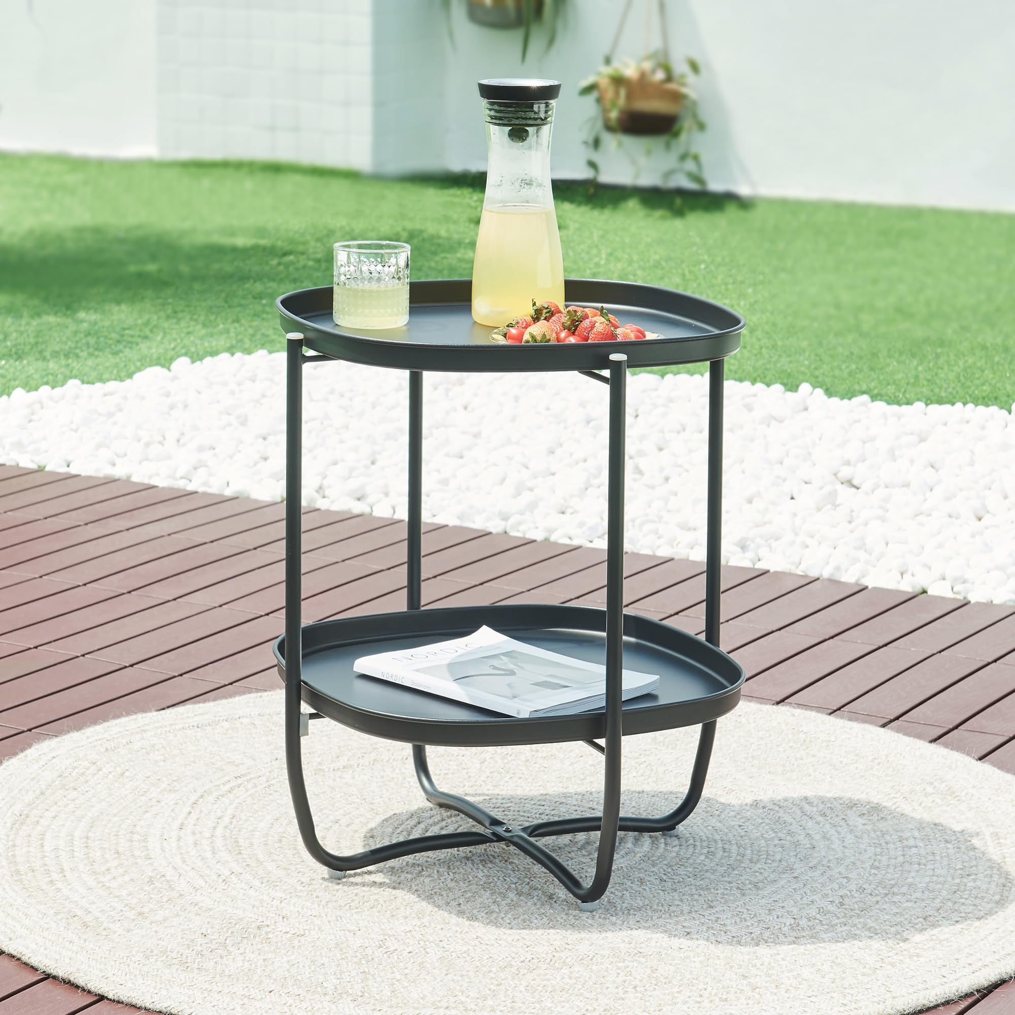 Table de bistrot design intemporel noir pour extérieur et salon