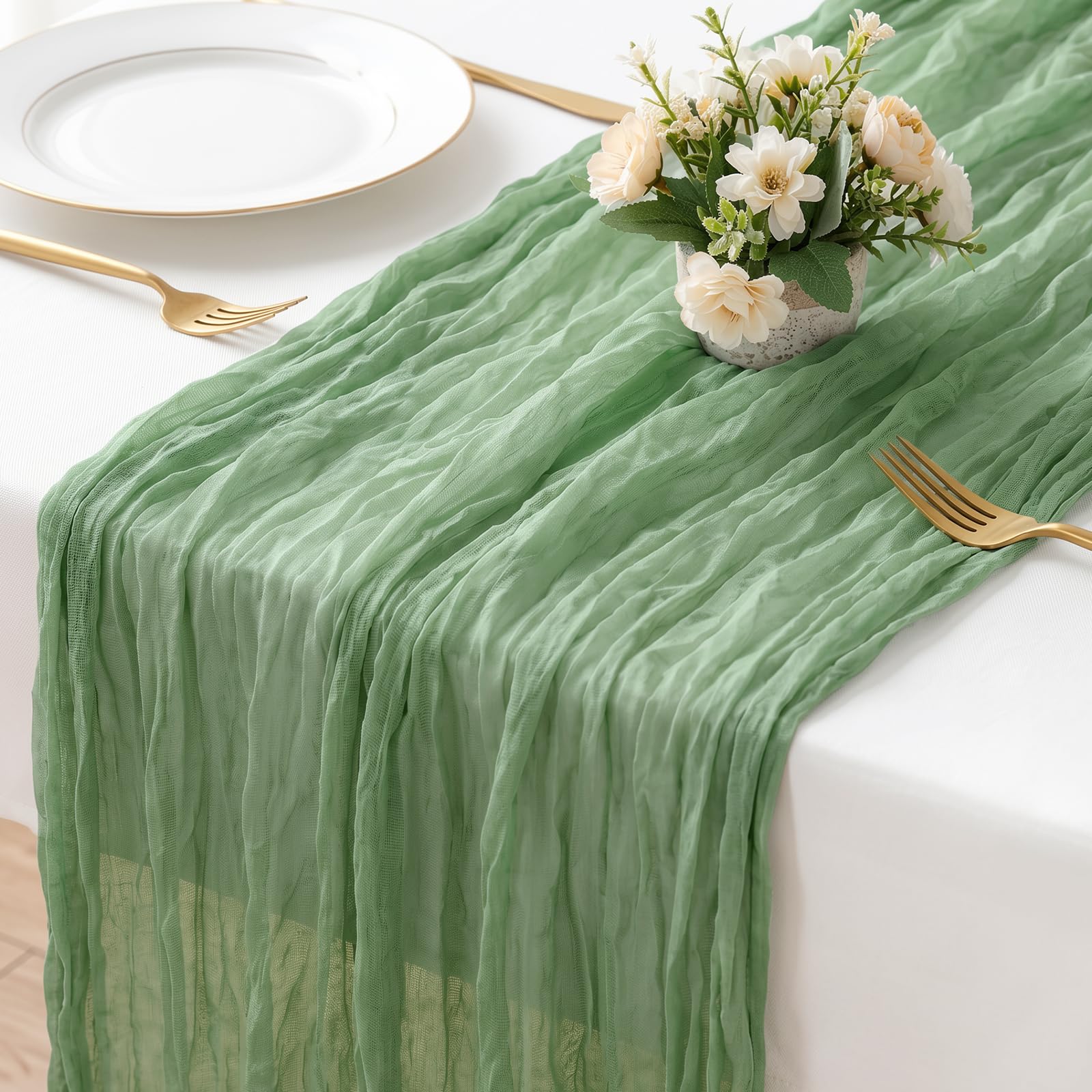 AOOTE Gauze Table Runners, 55x300cm Boho Gauze Runner, Elegant Wrinkle Texture Design Tablecloth, Romantic Long Cheesecloth Table Runner for Wedding, Festival, Birthday, Anniversary, Dinner, Green