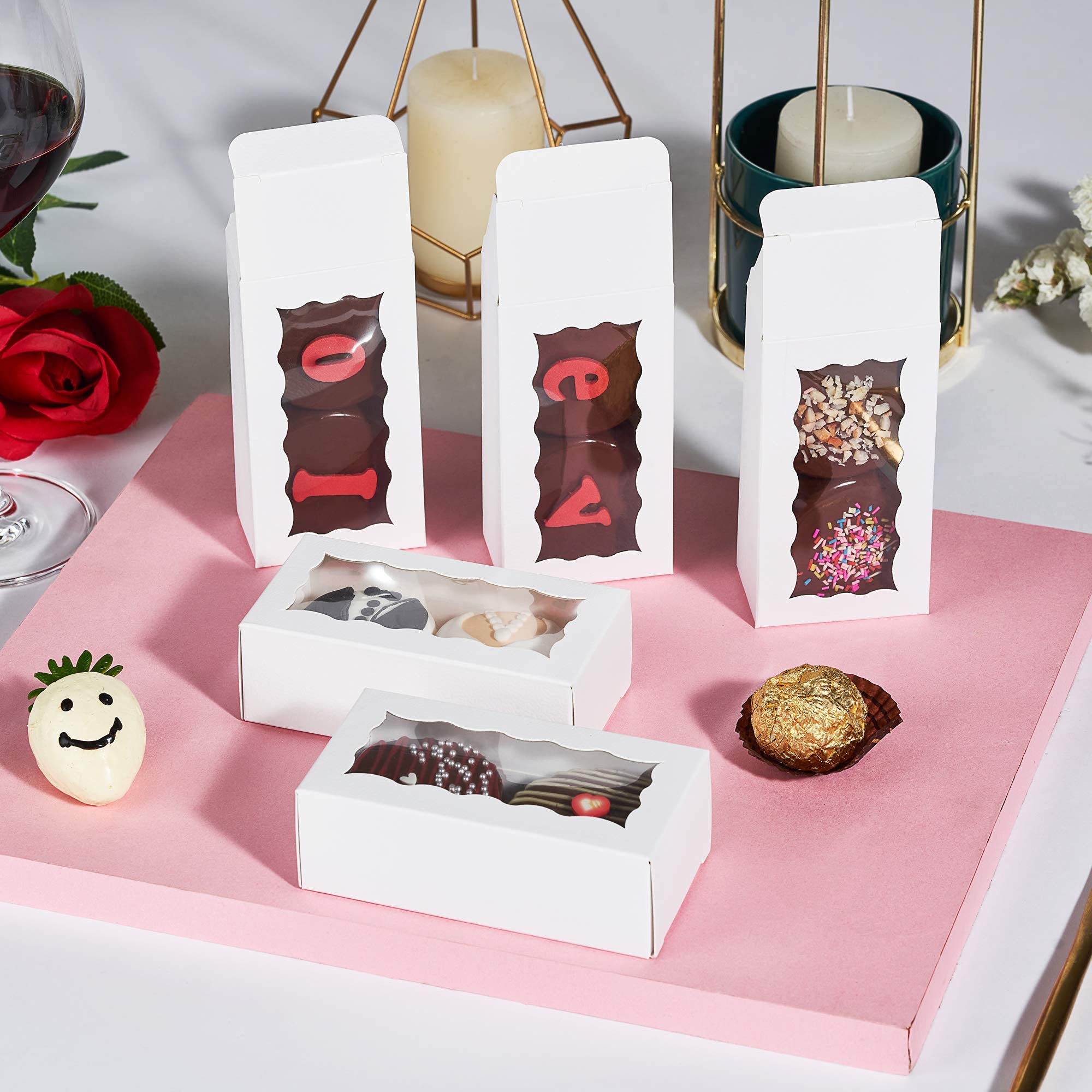 Kleine Leckerli-Boxen, 100 Stück, weiße Süßigkeitenbox mit Fenster, 10,6 x 5,5 x 3,5 cm, perfekt für Schokolade, kleine Bäckerei-Boxen, Macaron-Boxen für 2 Personen