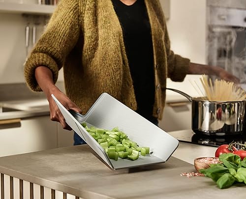Vista 4 de Joseph Joseph Chop2Pot Plus Tabla de cortar plegable (Regular) - Azul pálido mediana