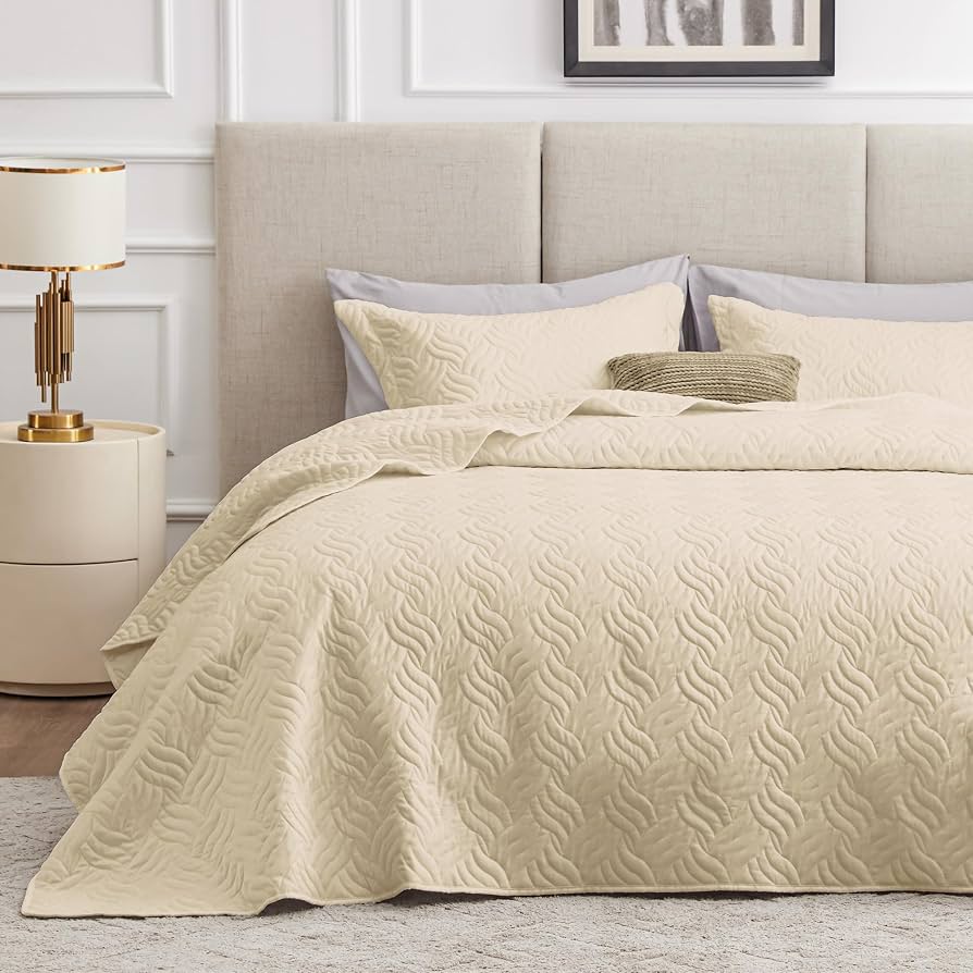 Love's cabin Quilts for Queen Bed Camel Bedspreads Bedding Set - Summer Lightweight Bedspread Comforter - Wave Pattern Bedding Coverlet for All Season - 3 Pieces (1 Quilt, 2 Pillow Shams)