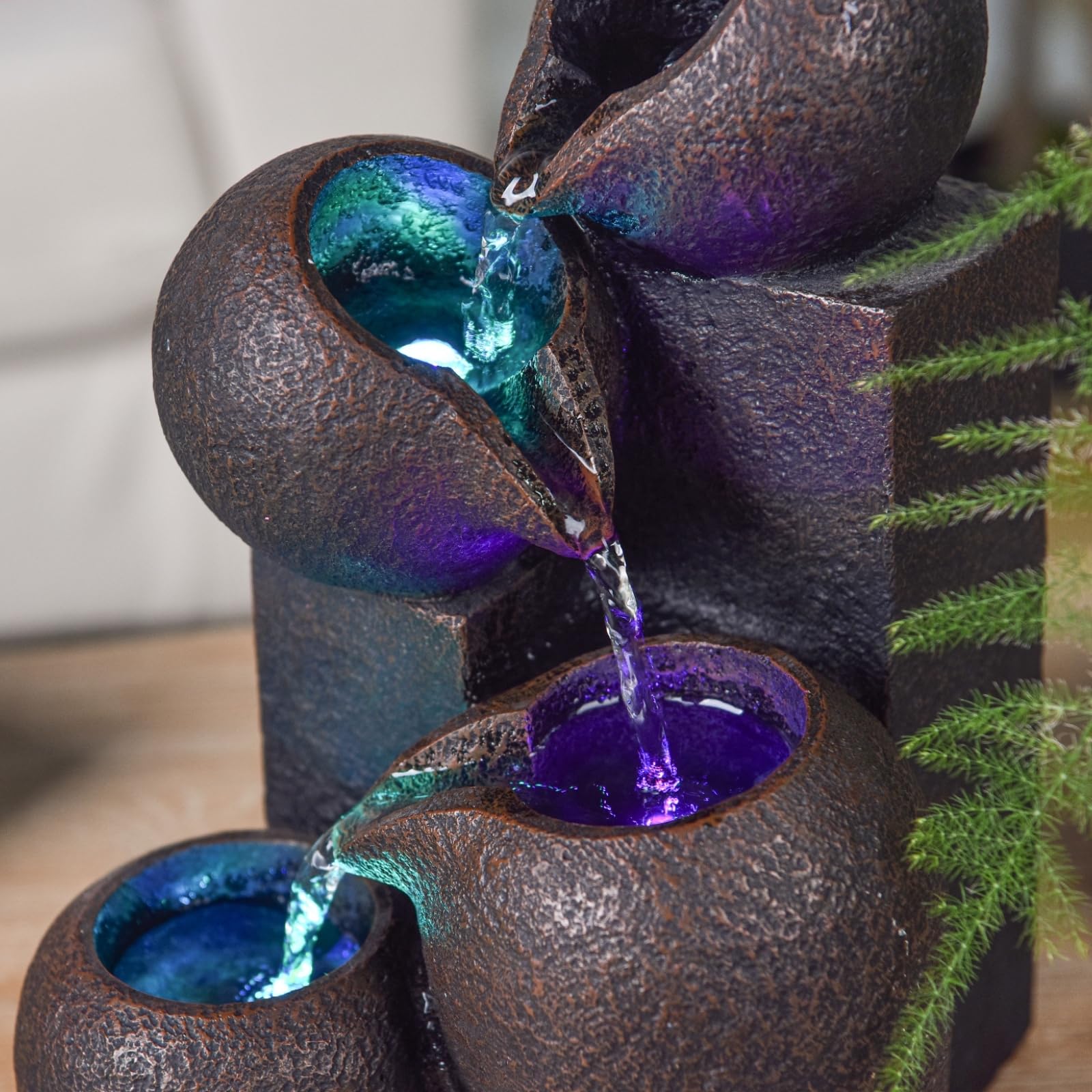 Fontaine d’Intérieur Cascade 4 Niveaux Jarre Effet Pierre Naturelle Lumière LED Coloré, Déco d’intérieur Zen et Élégant, Fontaine de Table, Idée Cadeau Exceptionnelle, H 25cm – Luba Zen’Light