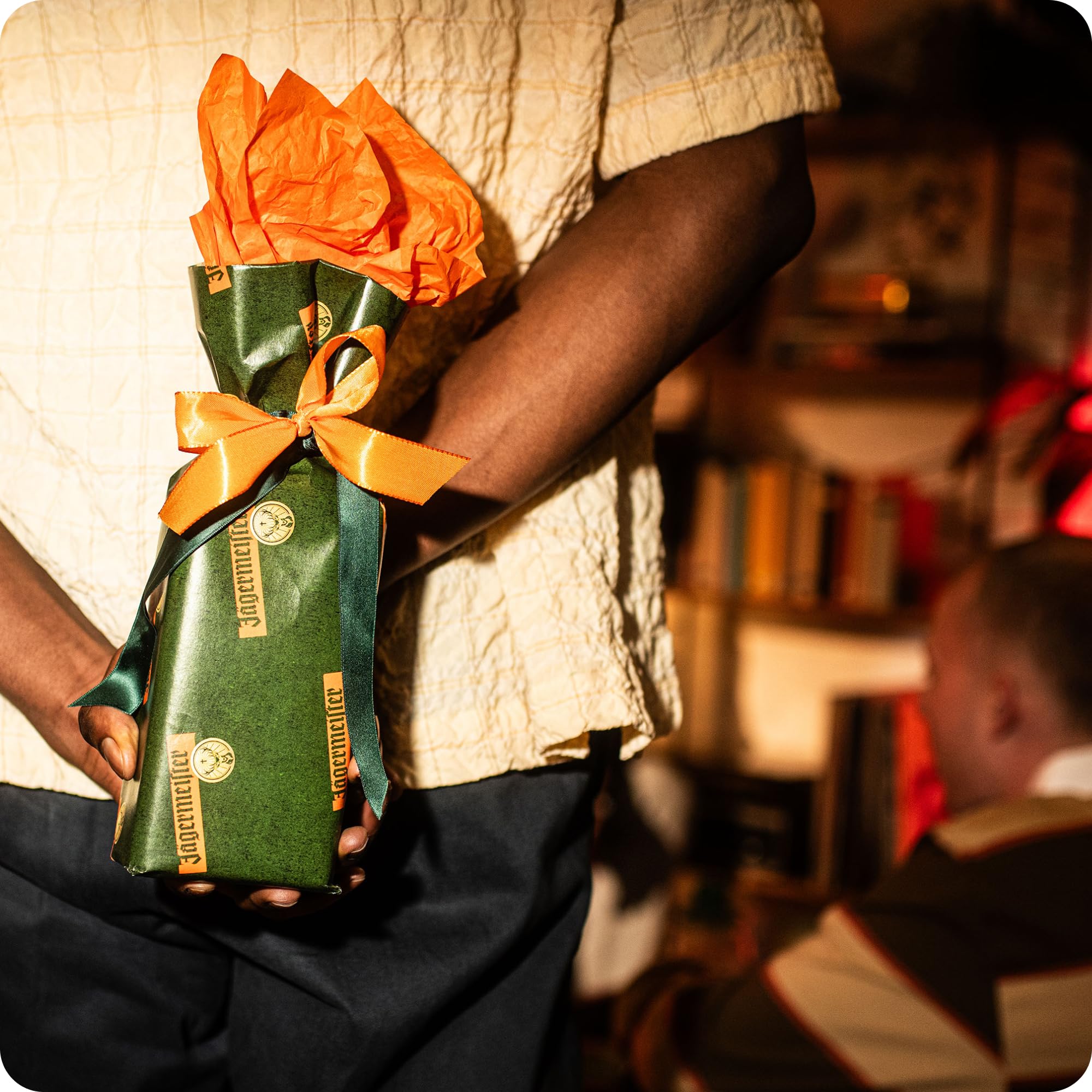 Jägermeister Scharf – 6 x 0,7l Premium Kräuterlikör - 33% Vol. | Hot Shot mit 56 erlesenen Kräuter – Im Eichenfass gelagert – Das Original aus Wolfenbüttel