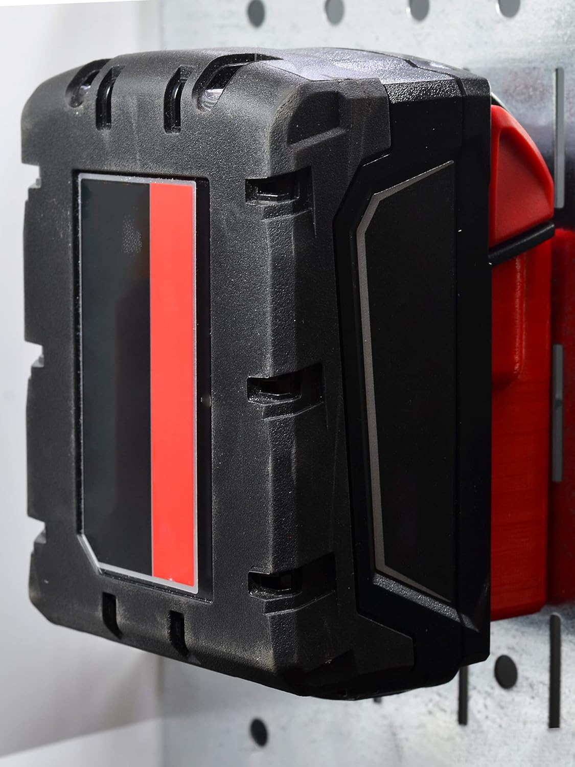 Barnyard Intel Battery Holder and Cover for Milwaukee M18 (4-Pack Red)