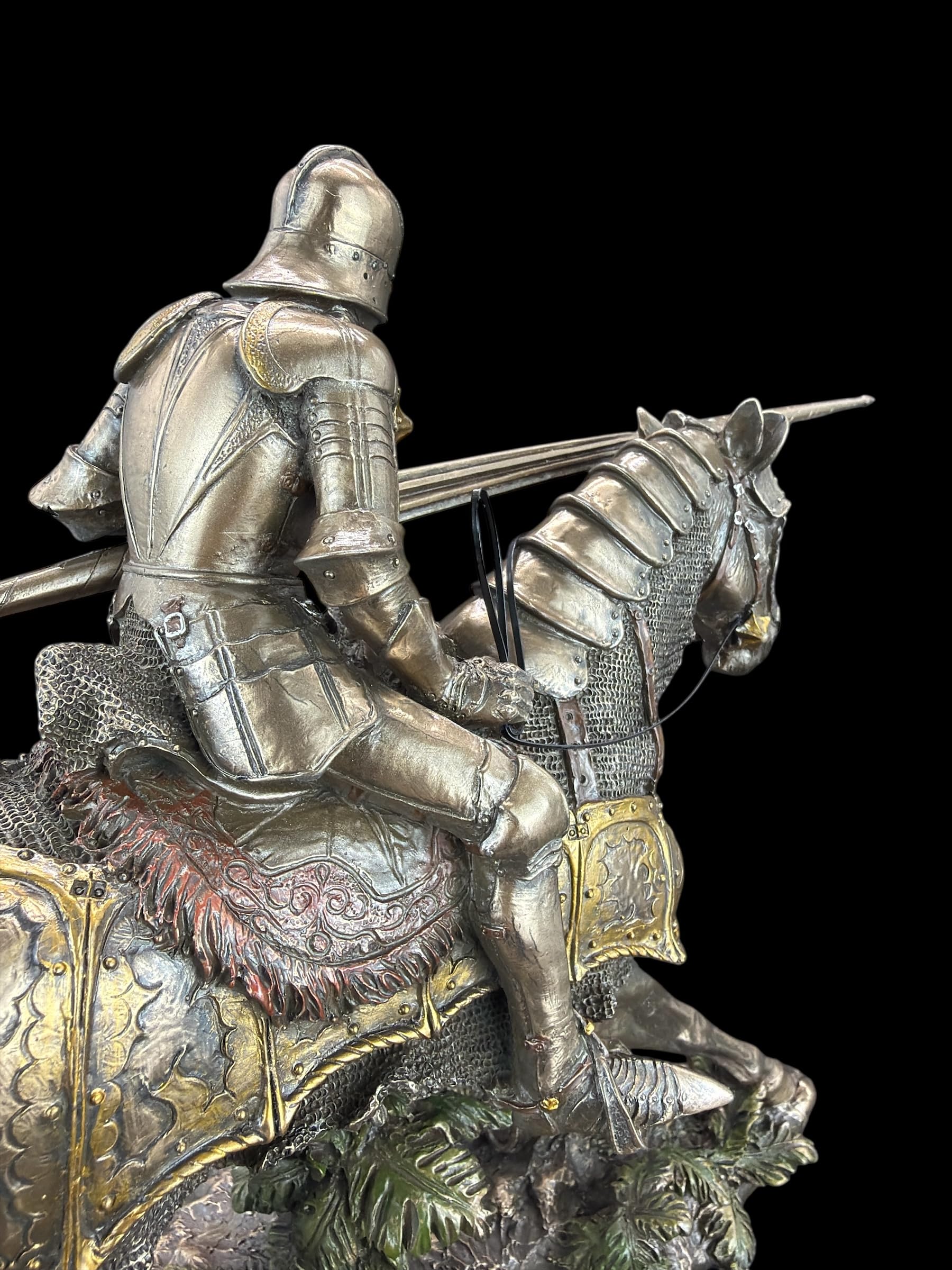 57 SPECIAL REPLICAS Rzeźba dekoracyjna figurka duży rycerz konny z lancą - figurka jako prezent do salonu, dekoracja figurki, dekoracja