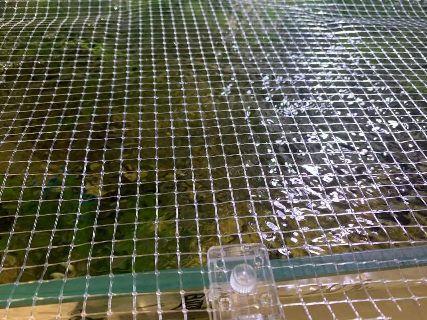 DIY Aquarium Hood 8pcs Aquarium Fish Tank Hood Screen Cover net Clip Holder and 2.15 Feet X 1.73 Feet Aquarium lid top net Kits Suitable for Rimless and rimed Tank