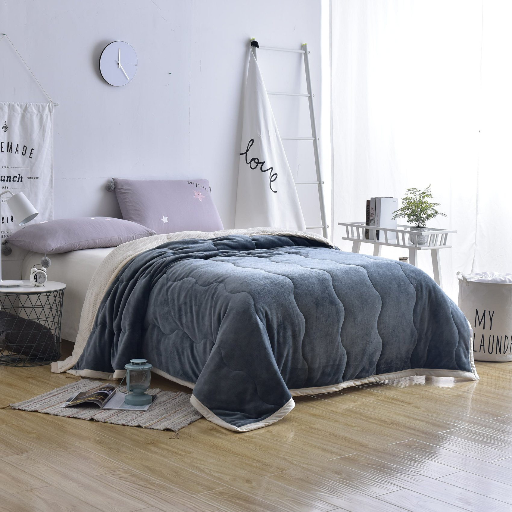 Longhui bedding Thick Blanket for Winter, Bed Throw 6lb Weight - Gray, Navy Blue, Queen 80 x 90 Plush Warm Heavy Soft Sherpa Fuzzy Fleece Microfiber Couch,Wavy line
