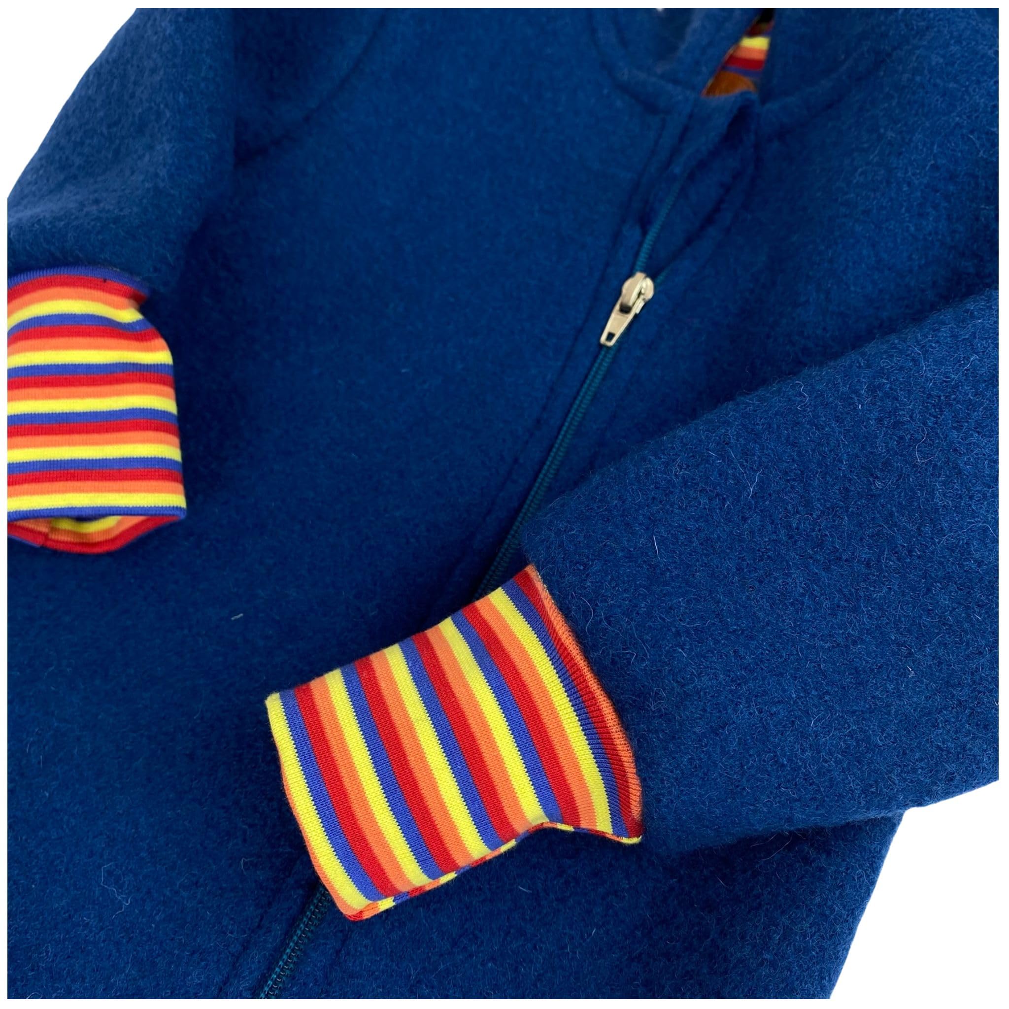 Lilakind Wollwalk Overall Baby Blau – Handgenähter Walkanzug mit Kapuze & Buntem Futter – Herbst- & Winteroverall für Jungen & Mädchen – Made in Germany – Gr. 62–110