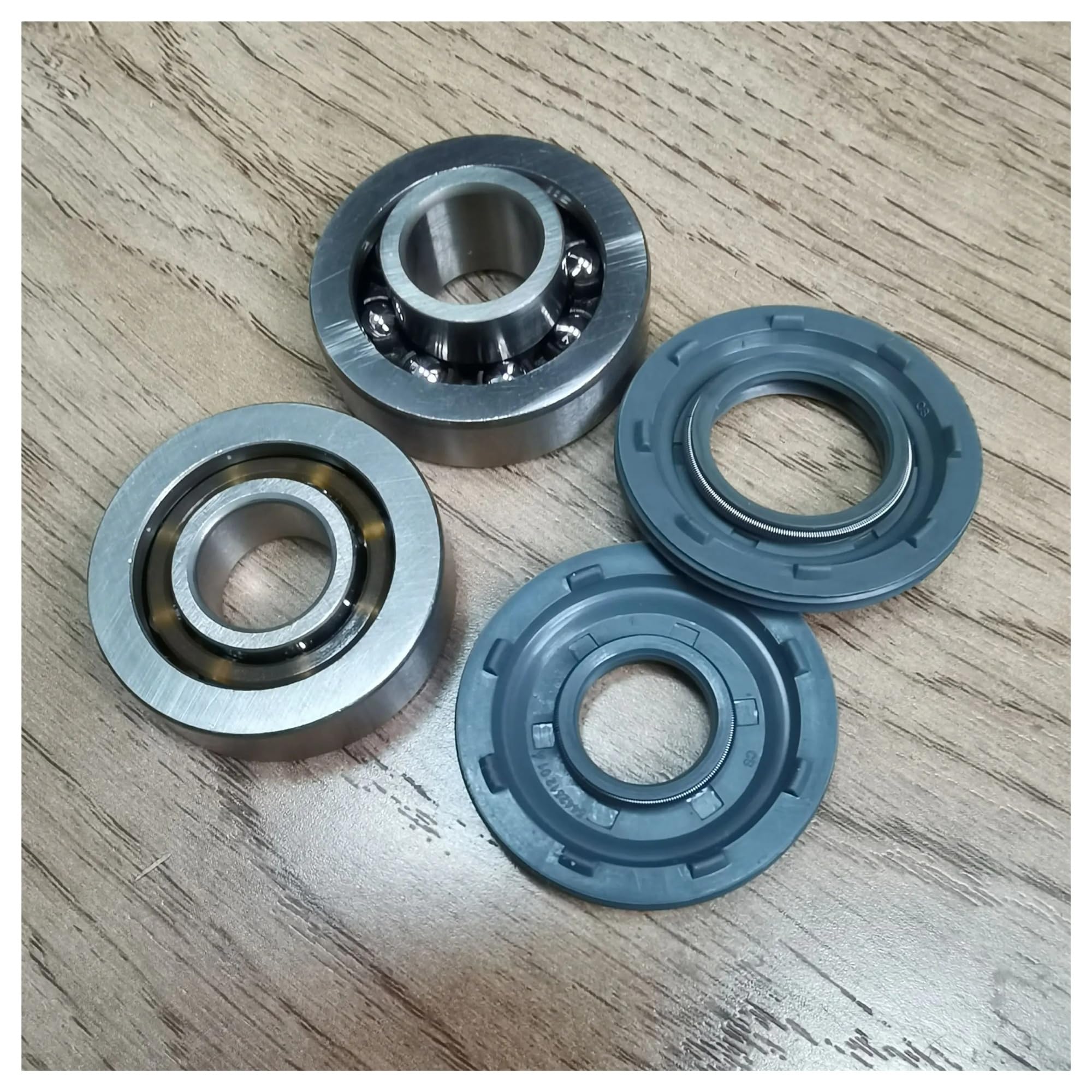 Adatto for accessori for motosega Husqvarna 135 140 435 435E 440 440E Cuscinetto a sfere dell'albero motore e set di paraolio di ricambio(Bearing seal set)