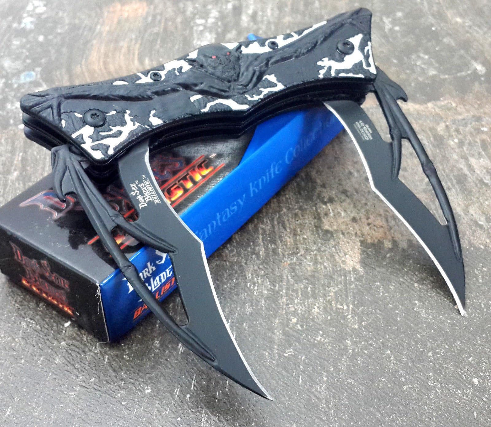 Batman Dark Pocket Knife Spring Assisted Opening Batarang Double Knight Blade