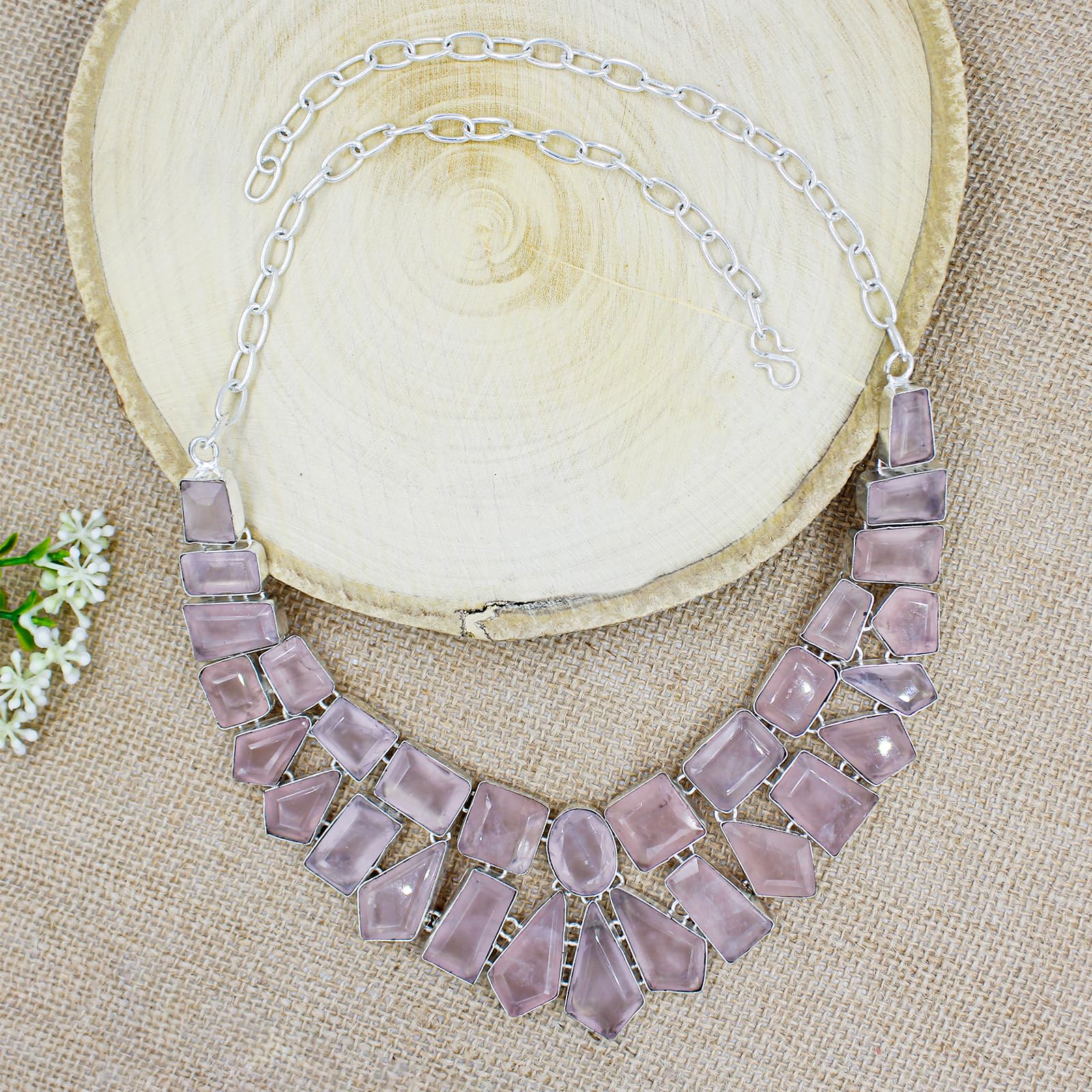 Choker artigianale donna in quarzo rosa collana placcata argento elegante regolabile 45 cm gioiello fatto a mano stile boho chic statement romantico perfetto per anniversari o come idea regalo dolce