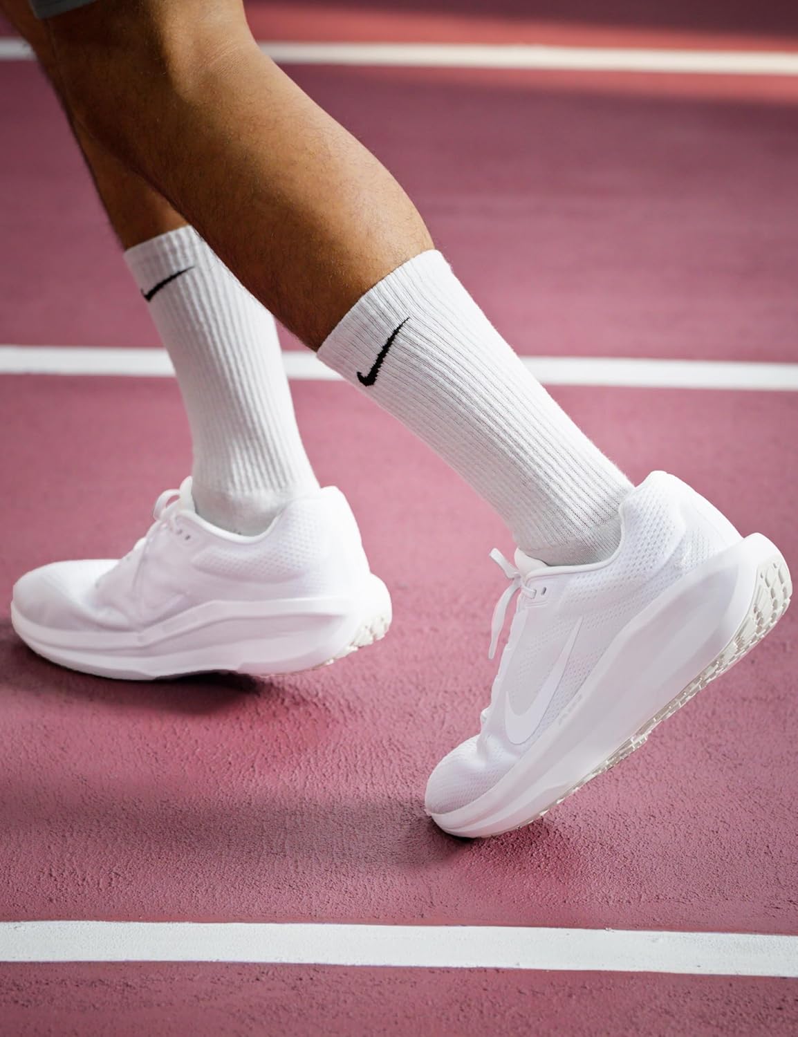 Nike Men's Winflo 11 Road Running Shoes - Image 2