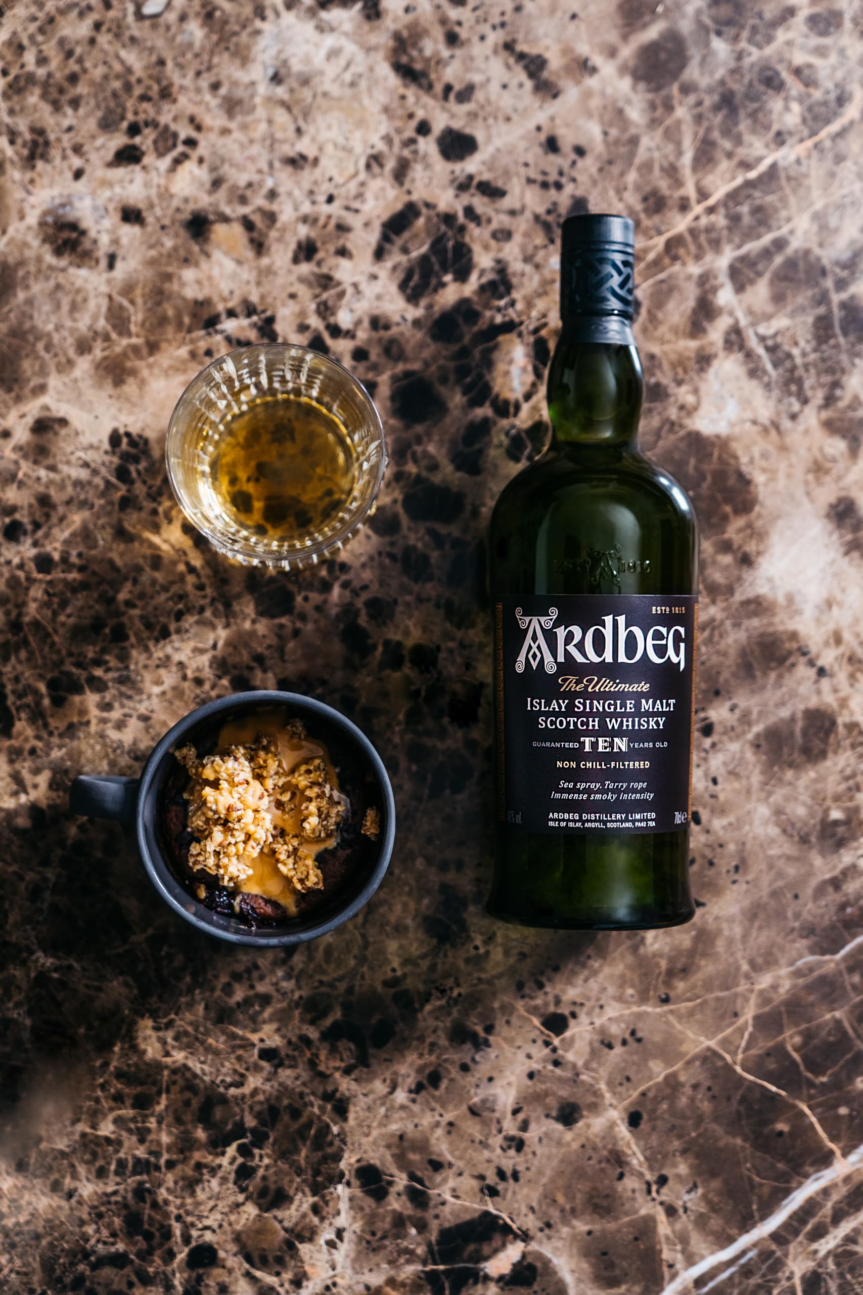 Ardbeg 10 Years Old Islay Single Malt Scotch Whisky 70cl Geschenkbox Torfig rauchig Bourbonfässer
