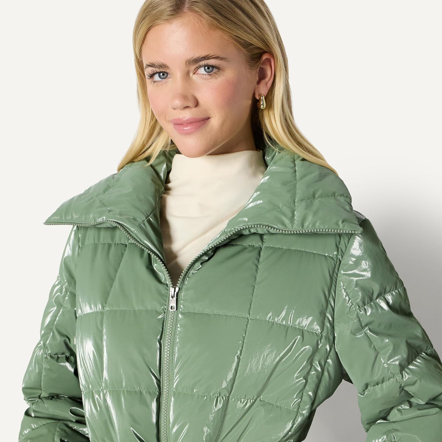 Amazon Essentials Women's Oversized-Fit Square Quilted Puffer Jacket with Adjustable Waist - Image 4
