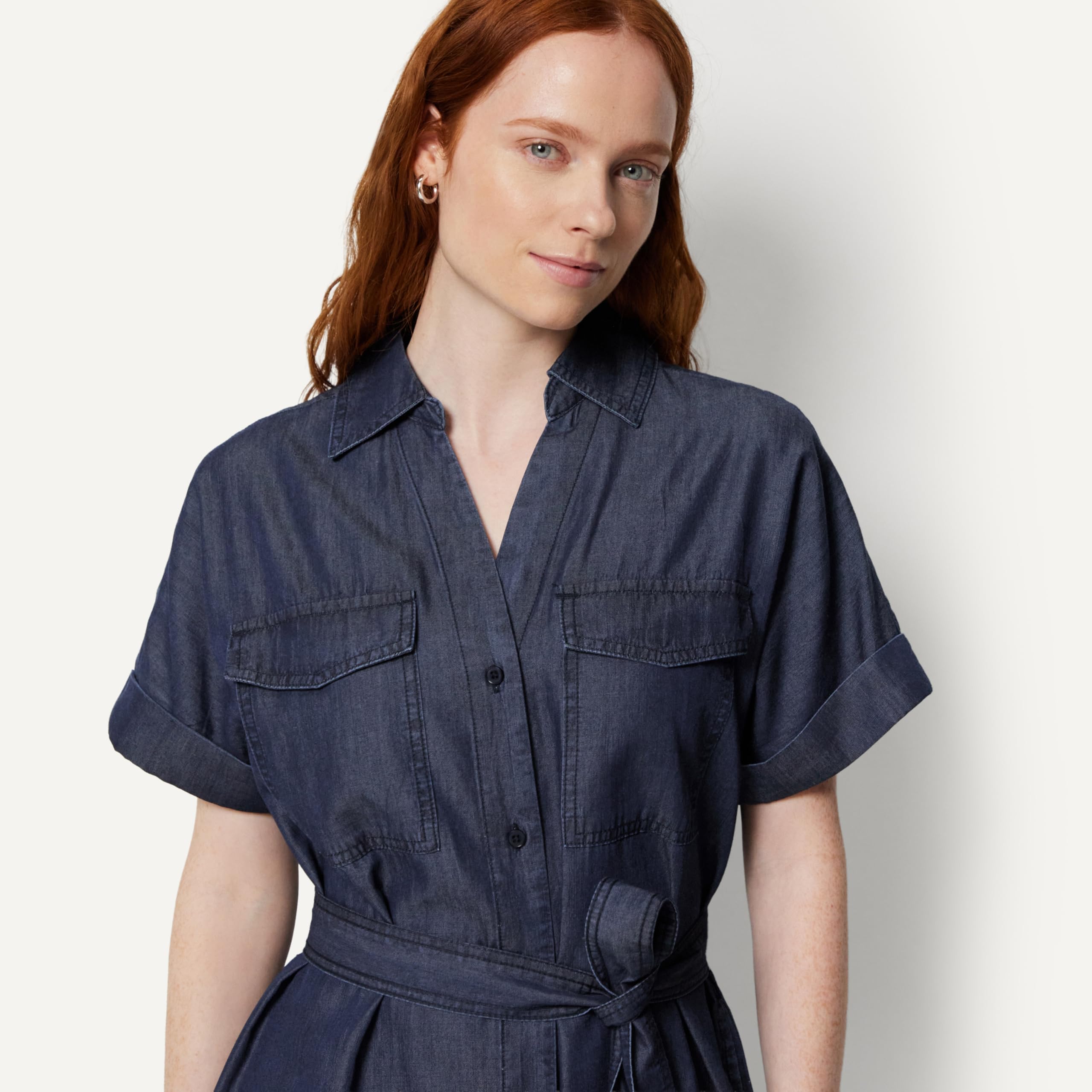 Amazon Essentials Abito Chemisier con Bottoni e Cintura, a Maniche Corte, Vestibilità Comoda Donna