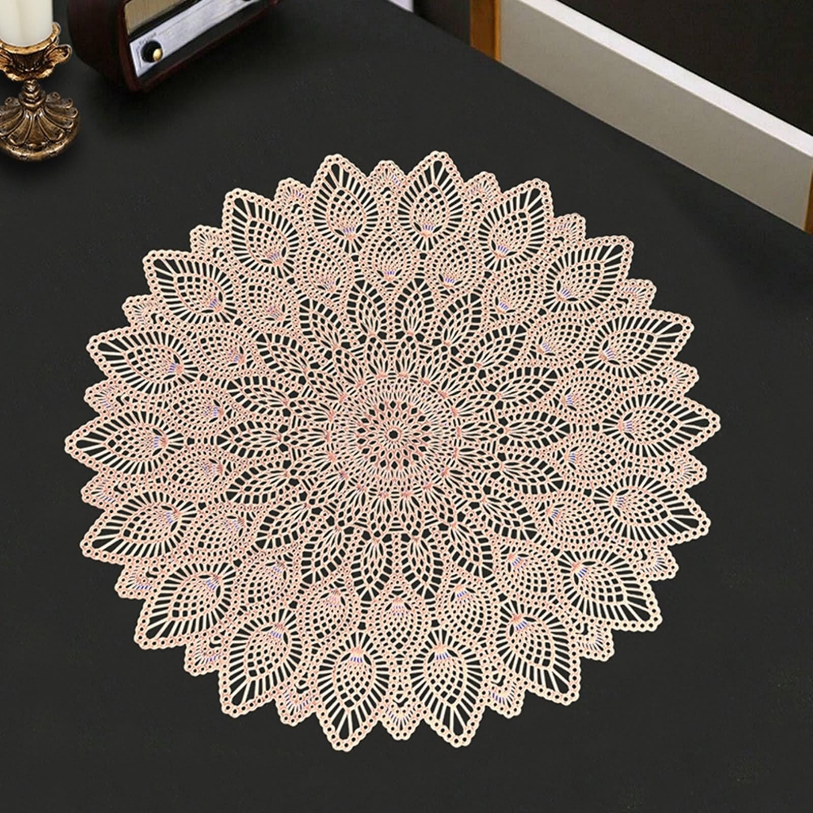 Set de table plumes de paon or rose idéal pour illuminer vos dîners de fête et repas de mariage