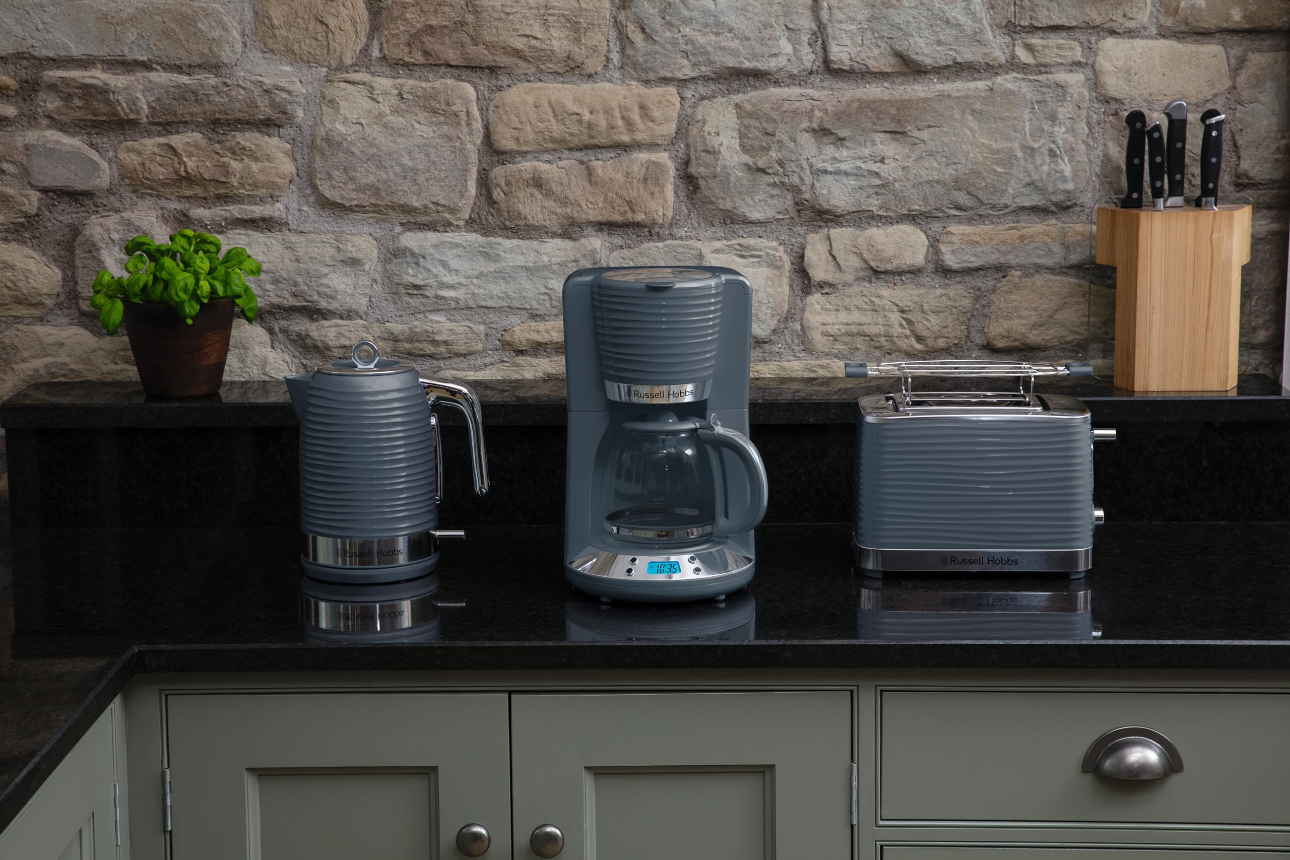 Russell Hobbs Macchina Caffè Americano Inspire Programmabile 1100 W, Timer 24h, Display LCD, Filtro Lavabile, Caraffa in Vetro 1,25 L 12 Tazze, Design Cromato Grigio – 24393-56