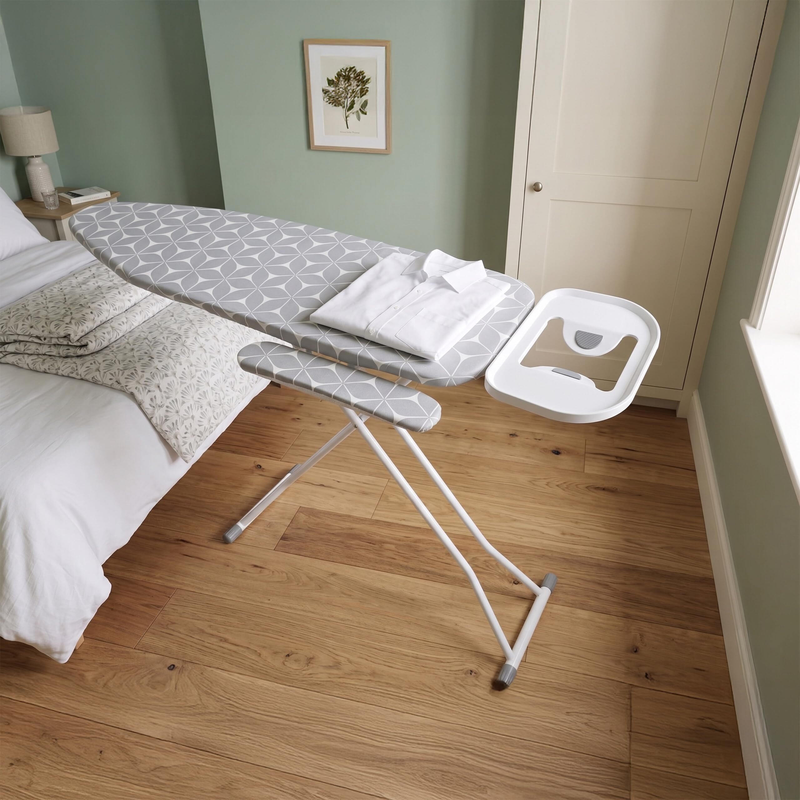Relaxdays Tabla de Planchar para Plancha a Vapor, 131 x 33 cm, Blanco/Gris | Regulable, plegable, con tabla para mangas