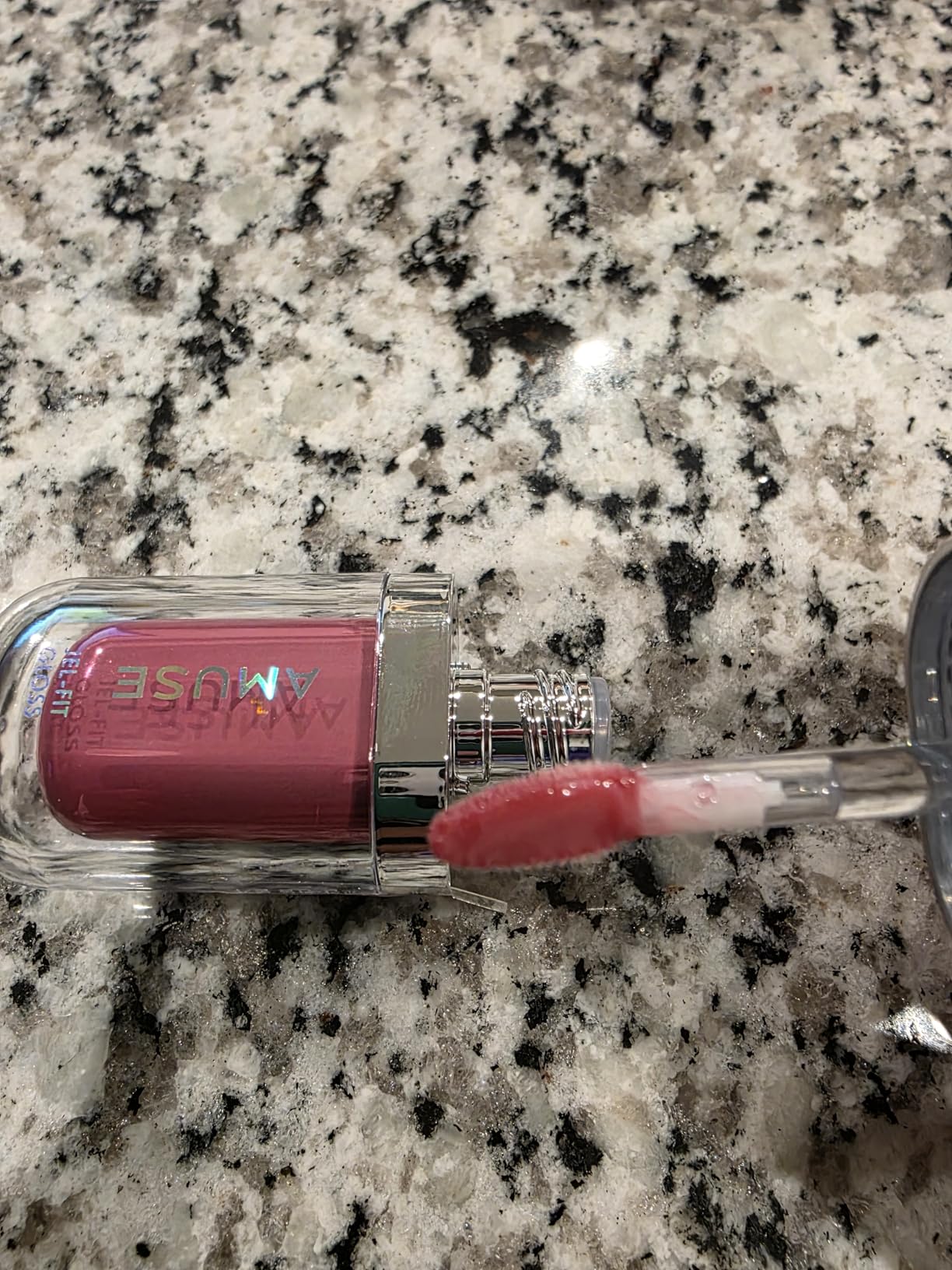 Amuse SEOUL Jel-Fit Tinted Lip Gloss (CAFFEINE CHERRY) - Ultra Shine Plumping Lip Stain, Hydrating Volumizing Lip Tint, Non-Sticky, Long Lasting Glossy Finish, Vegan, K-Beauty Makeup | High Shine, Buildable Color