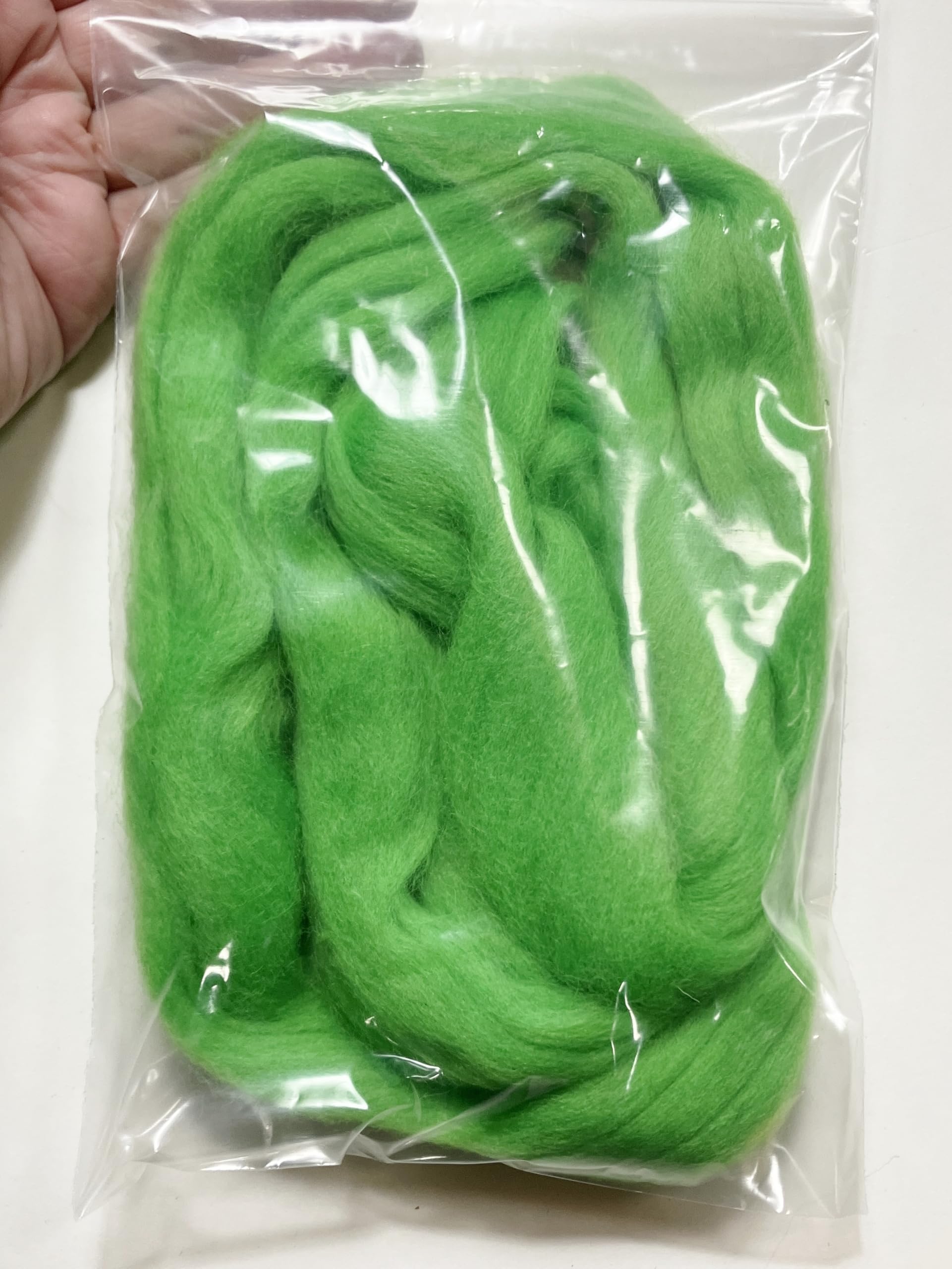 LM043-030 MOREZMORE Wool Roving for Needle Felting 30g 1 Ounce Lawn Green Merino 100% Wool Fine Grade
