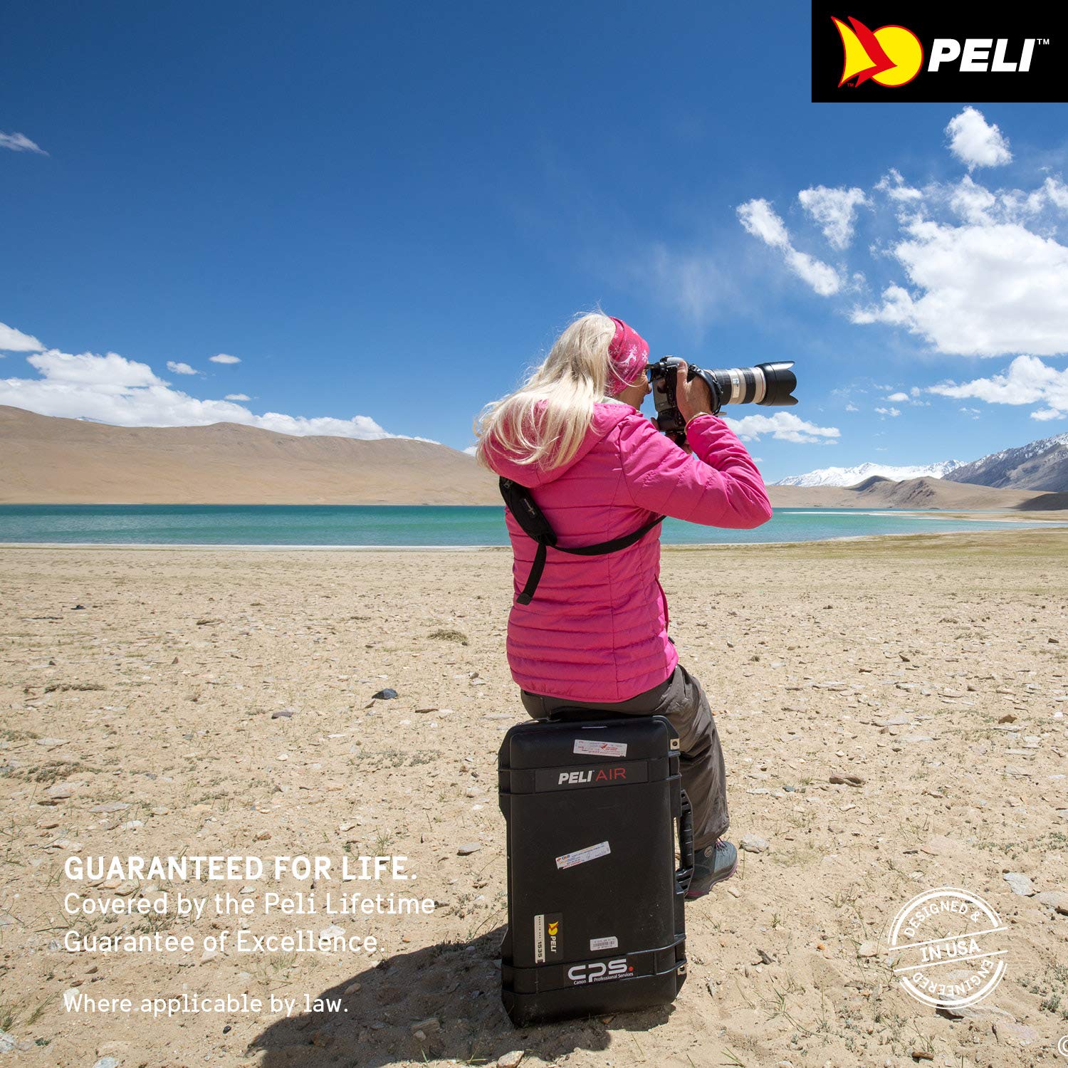 PELI 1535 Air Leichter Schutzkoffer mit Rollen mit Kamera Equipment, Wasser- und Staubdicht, 27L Volumen, TrekPak Einteilungssystem (Anpassbar), Farbe: Schwarz