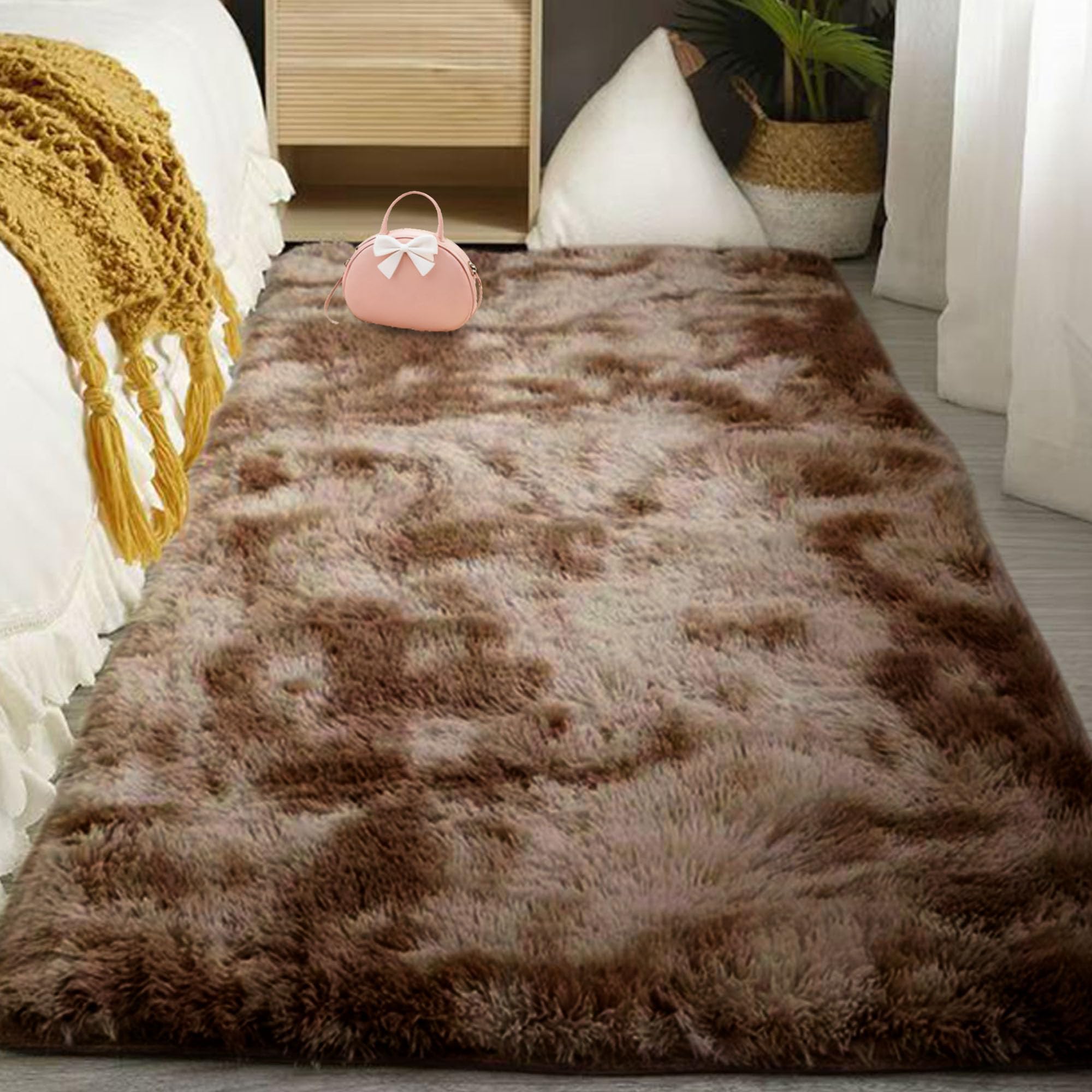 Tapis de chambre doux marron brillant pour créer un salon douillet et chaleureux