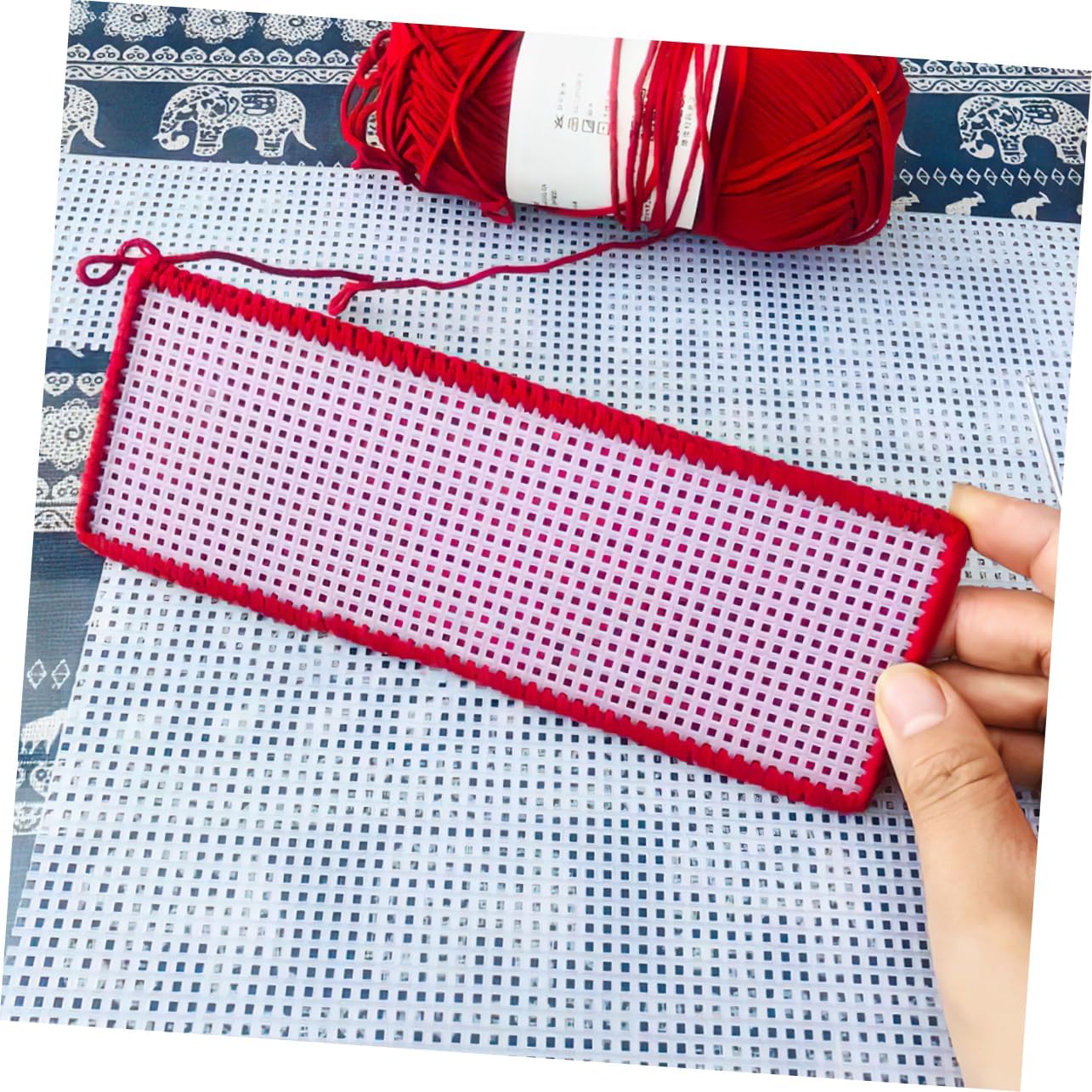 TEHAUX 4pcs Plastic Canvas Mesh for Embroidery Cross Stitch Yarn Crafting Durable Flexible Plastic Crafting Tool for DIY Projects Comfortable Stitching