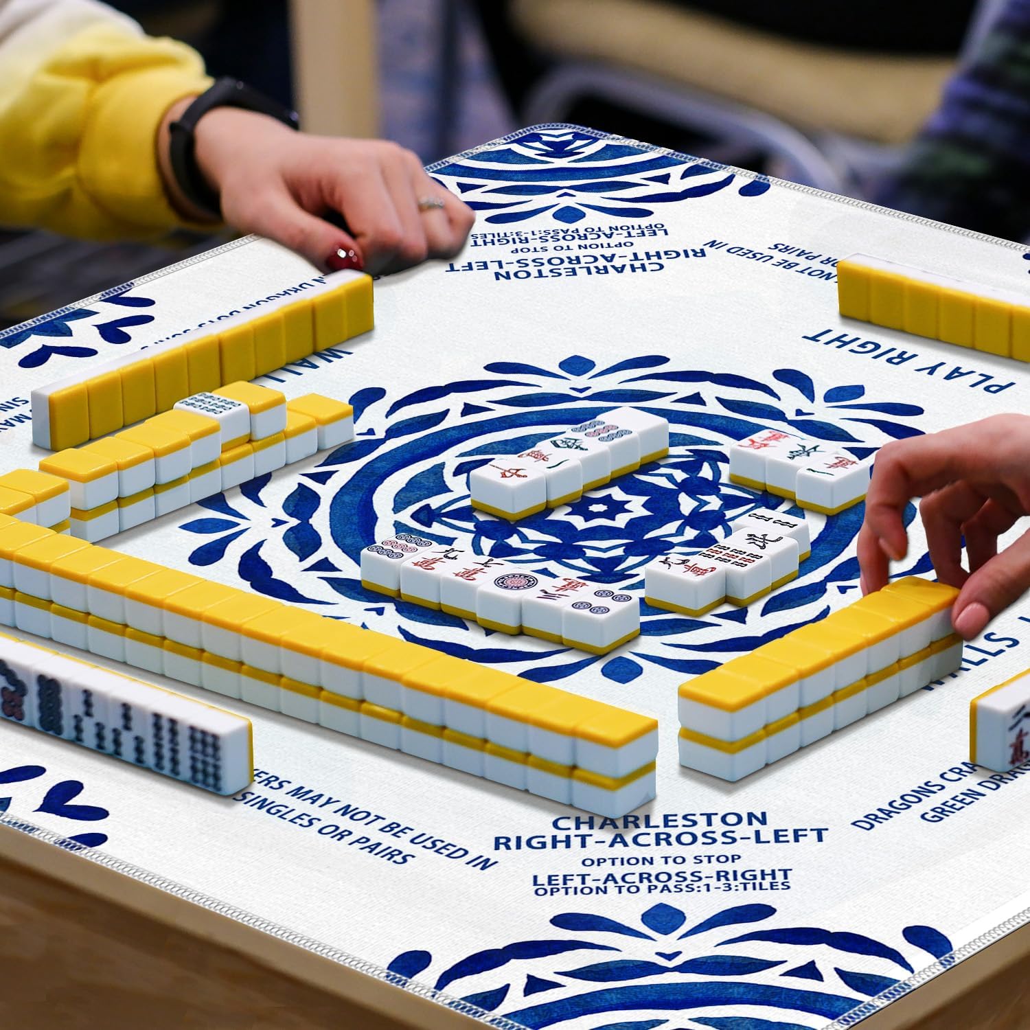 Blue and White Chinoiserie Floral Mahjong Mat 31.5"x31.5", Oriental Chinese Mandala Flower Non-Slip Noise Reduction Gaming Mat for American Mahjong Poker Card Board Games Dominoes