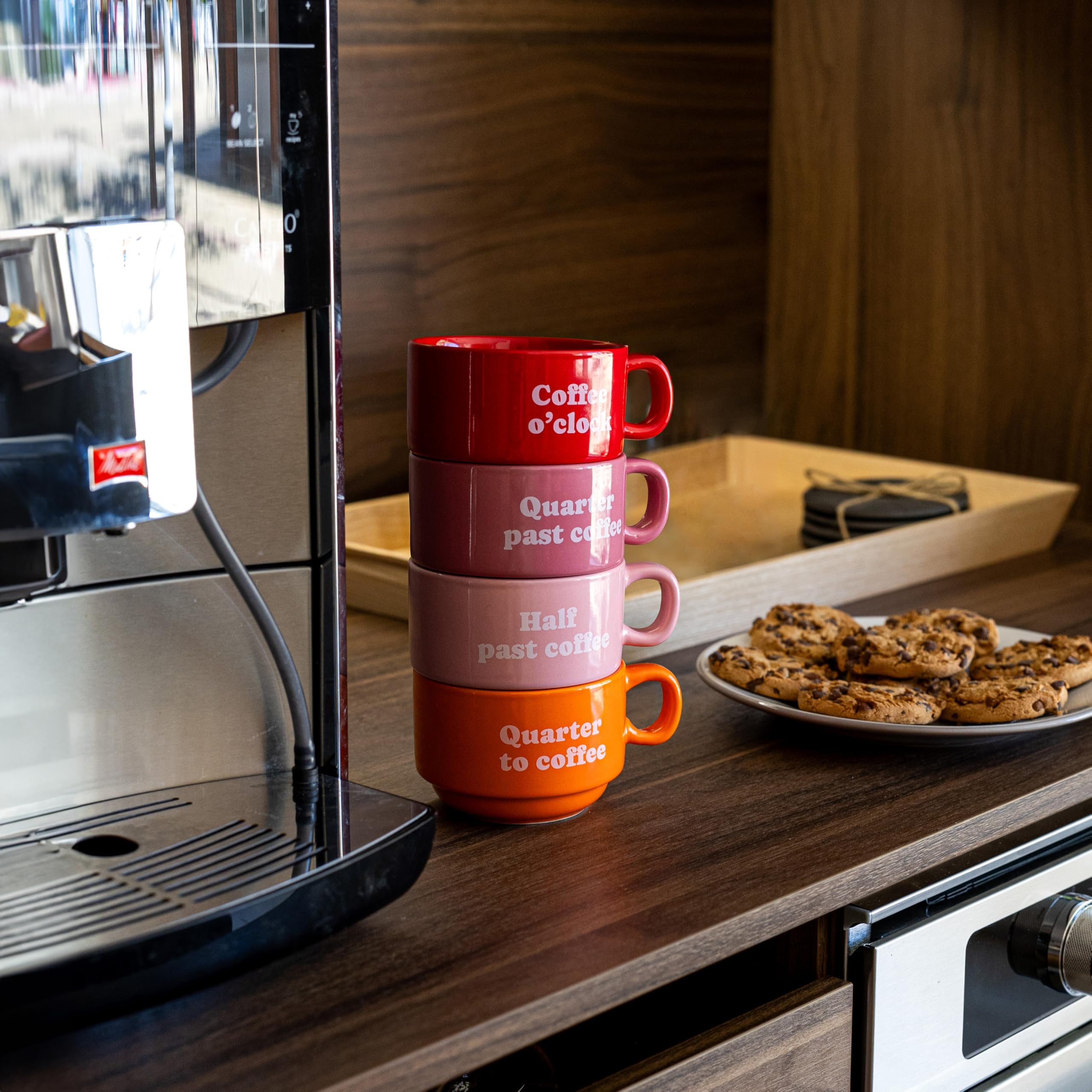 FISURA – Set mit originellen Tassen Coffee Clock. Weiße Tassen mit lustigen Sprüchen. Originelle Tassen mit Botschaft als Geschenk. Set mit 4 humorvollen Keramiktassen