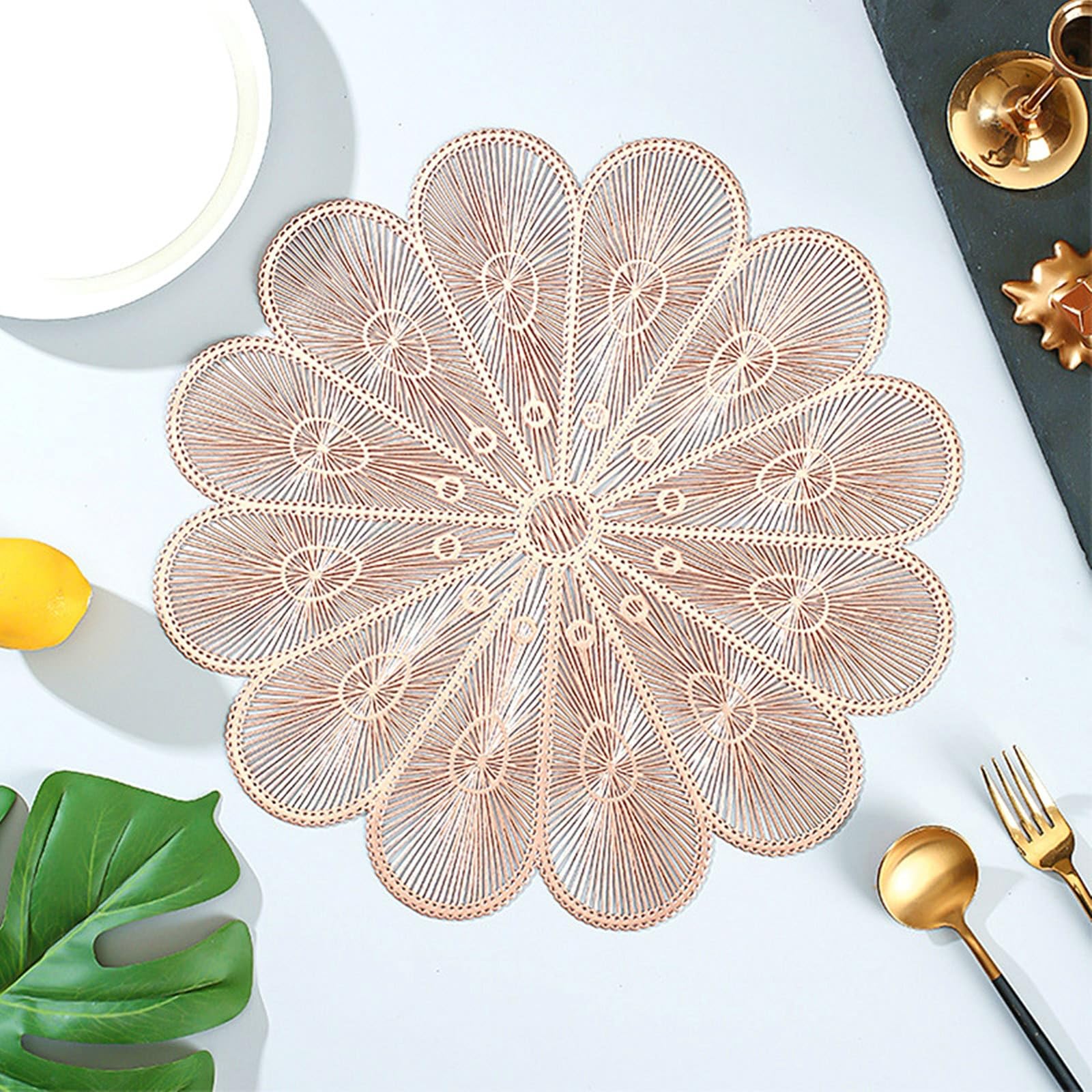 AMDXD Lot de 10 sets de table - En PVC - En forme de pétale - Lavables et élégants - Ronds - Pour la maison, le restaurant, la table à manger, or rose, 38 cm