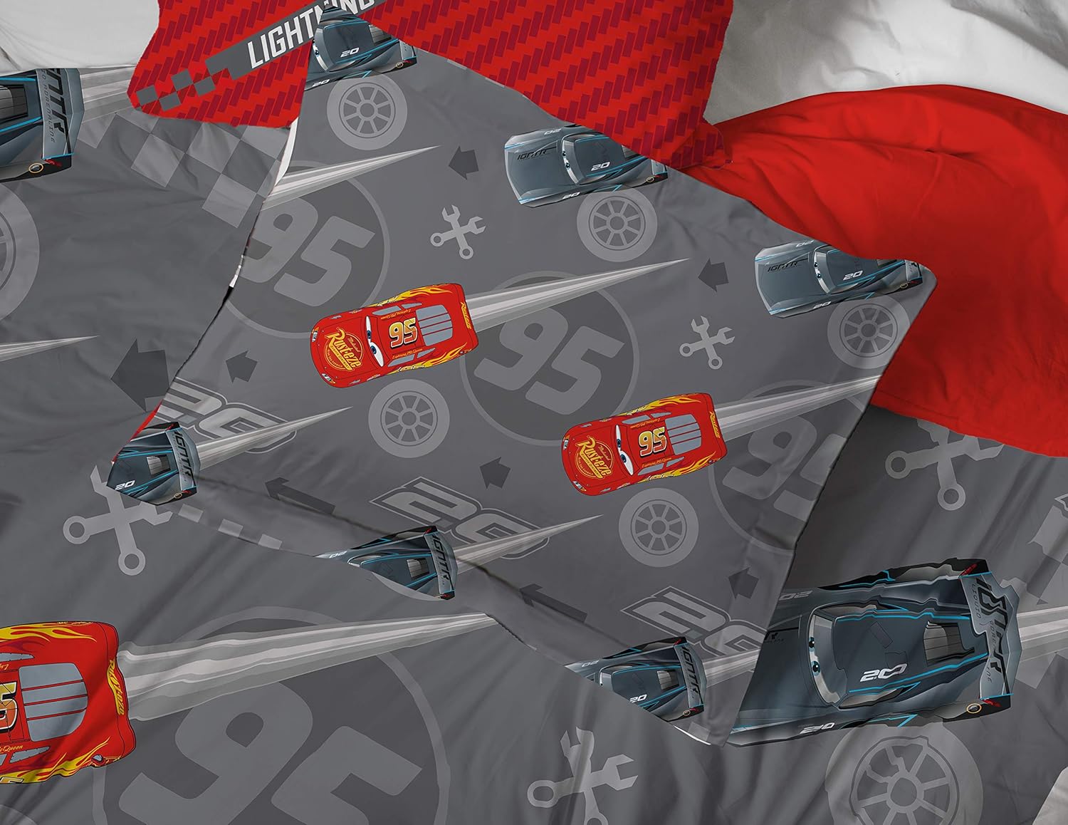 Gеt Pорulаr оƒƒеr Disney Pixar Cars Lightening Speed 7 Piece Queen Bed Set - Includes Comforter & Sheet Set - Bedding Features Lightning McQueen - Super Soft Fade Resistant Microfiber (Official Disney Pixar Product)
