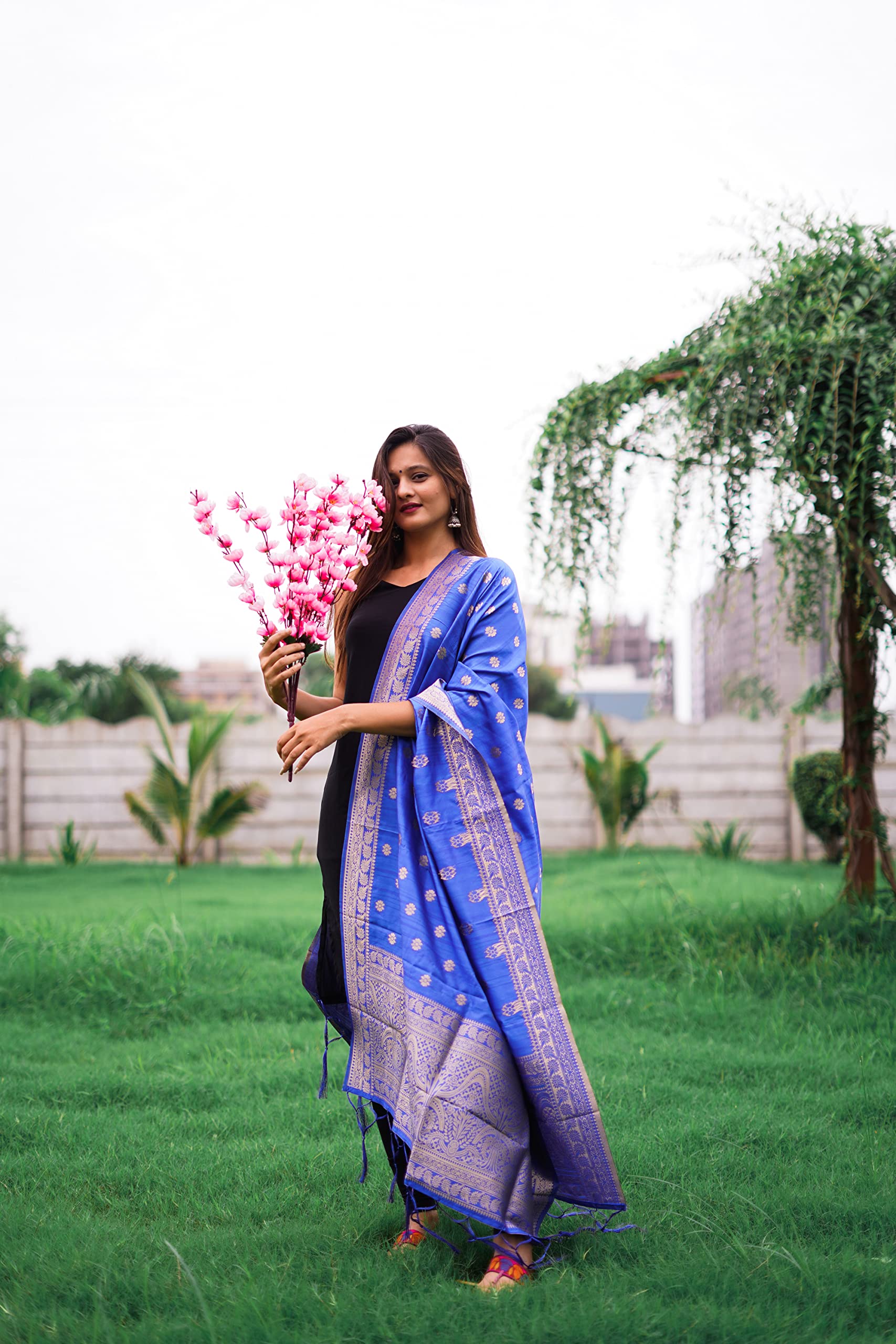 DEVANGI Women's Woven Banarasi Silk Zari Dupatta/Chunni, Width 1 Meter, Length 2.5 Meter (OM-DT-06-ROYALBLUE) 1