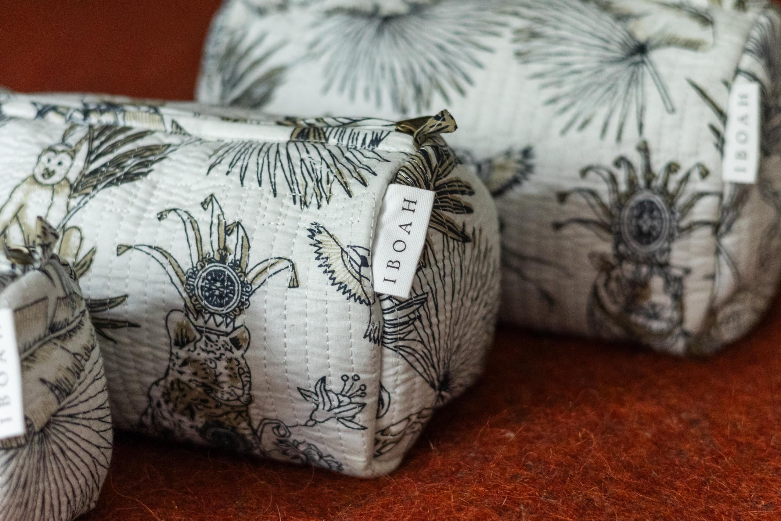 Neceser Print de Viaje Organizador, Bolsa de Aseo, Bolso Maquillaje de algodón Acolchado para Mujeres, Hombres y recién Nacidos con Forrado Impermeable Interior (Blanco Animales, Mediano) — view 8