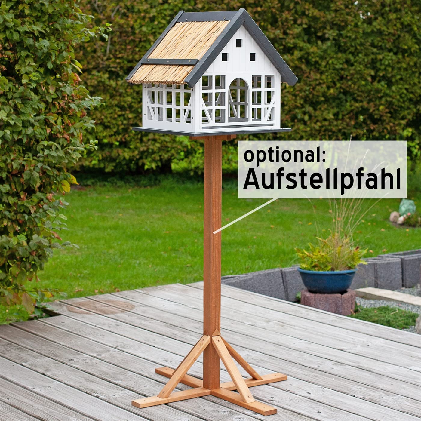 VOSS.garden Vogelhaus Lindau, Fachwerkstil, praktische Reinigungsöffnung, Dach mit doppelter Reetlage, Vogelfutterstation Futterhaus Futterplatz