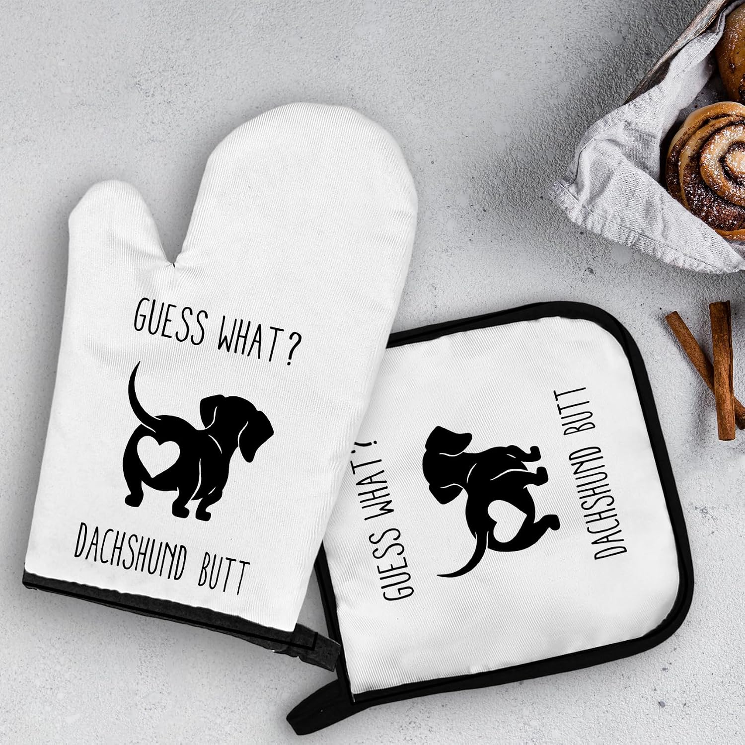 OHSUL Funny Dachshund Oven Mitts and Pot Holders Sets, Dachshund Gifts for Women Kitchen Decor Accessories, Wiener Dog Gifts Heat Resistant Oven Gloves Hot Pads for Kitchen Cooking Baking Grilling