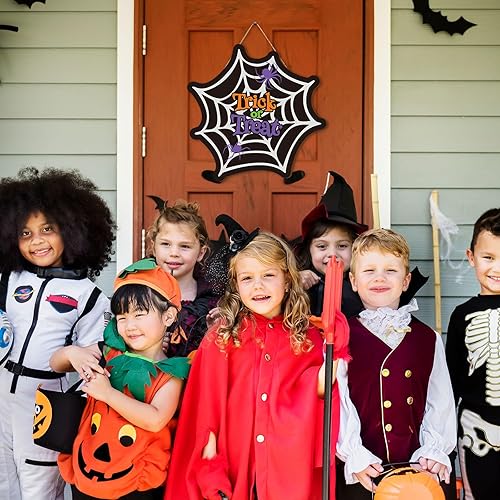 Miniatura 3 de Whaline Letrero colgante de madera con diseño de telaraña de Halloween, diseño de truco o trato, corona de bienvenida, decoración de Halloween,