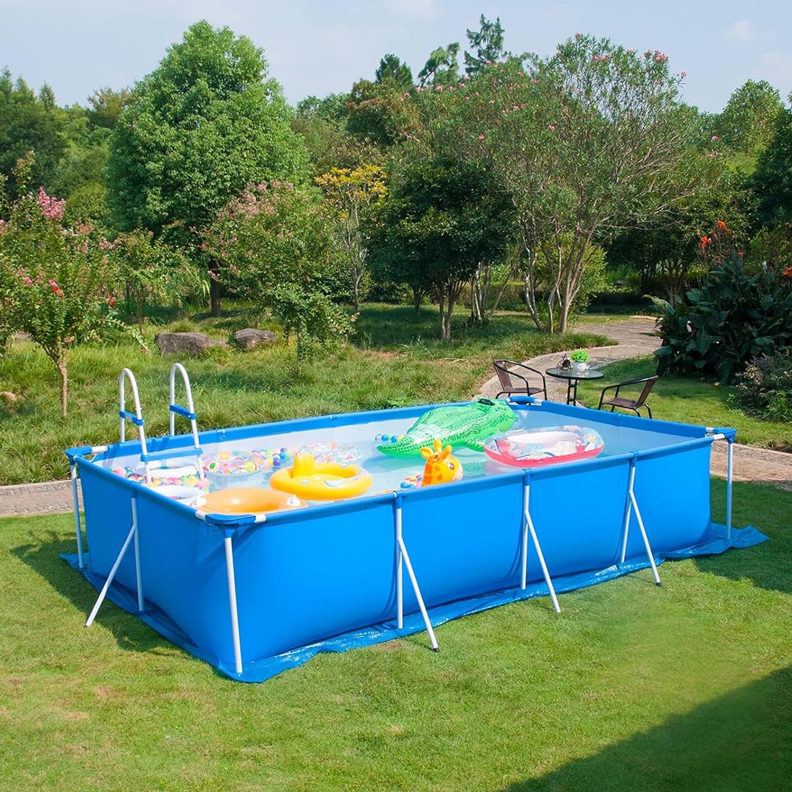 Installare una piscina fuori terra senza opere in cemento