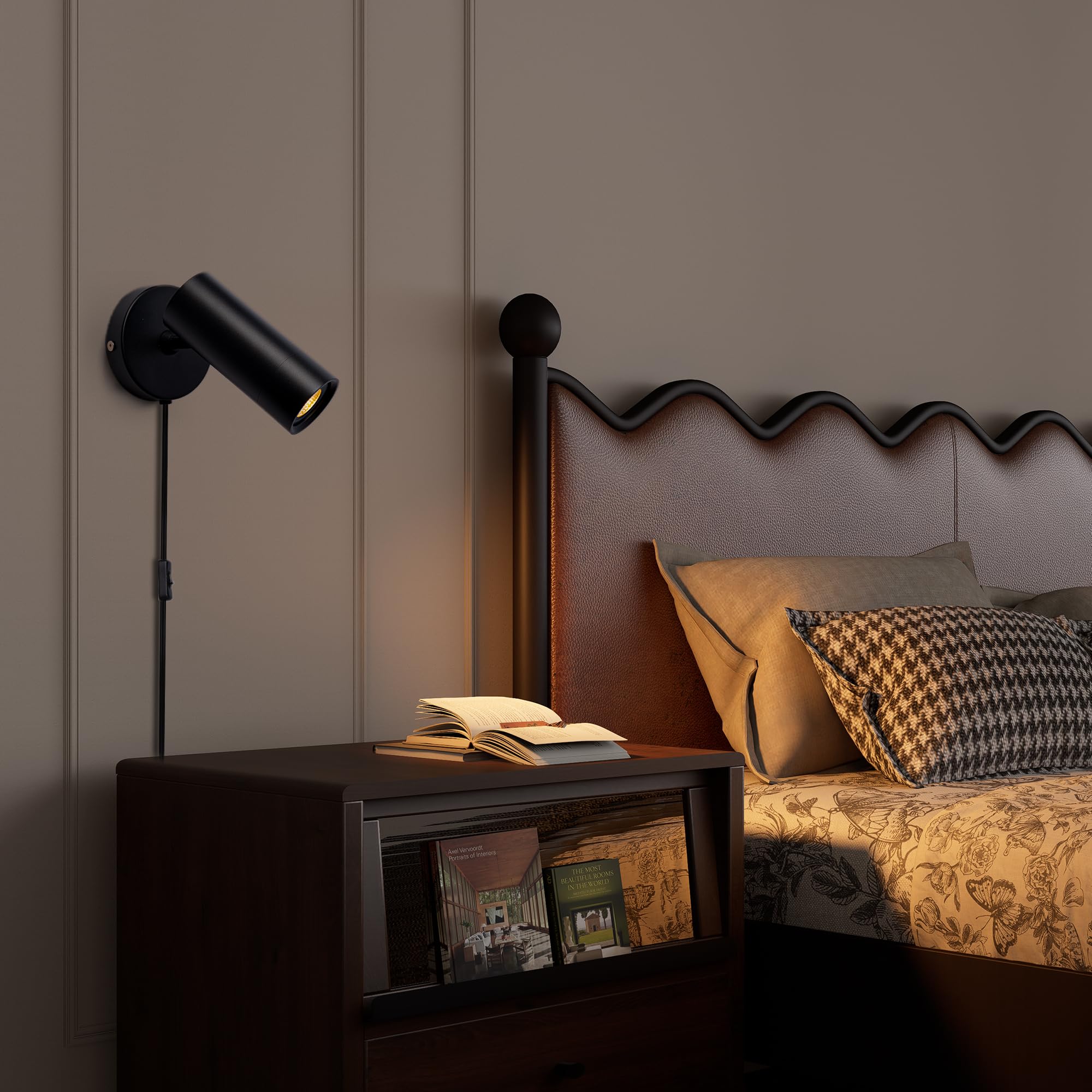 Aisilan Wandlampe Innen mit Stecker Schwarz mit GU10 LED Leuchtmittel Moderne Wandleuchte mit Schalter und Kabel Drehbar 350° Wandstrahler Vintage Wandspot für Schlafzimmer Wohnzimmer Treppenhaus