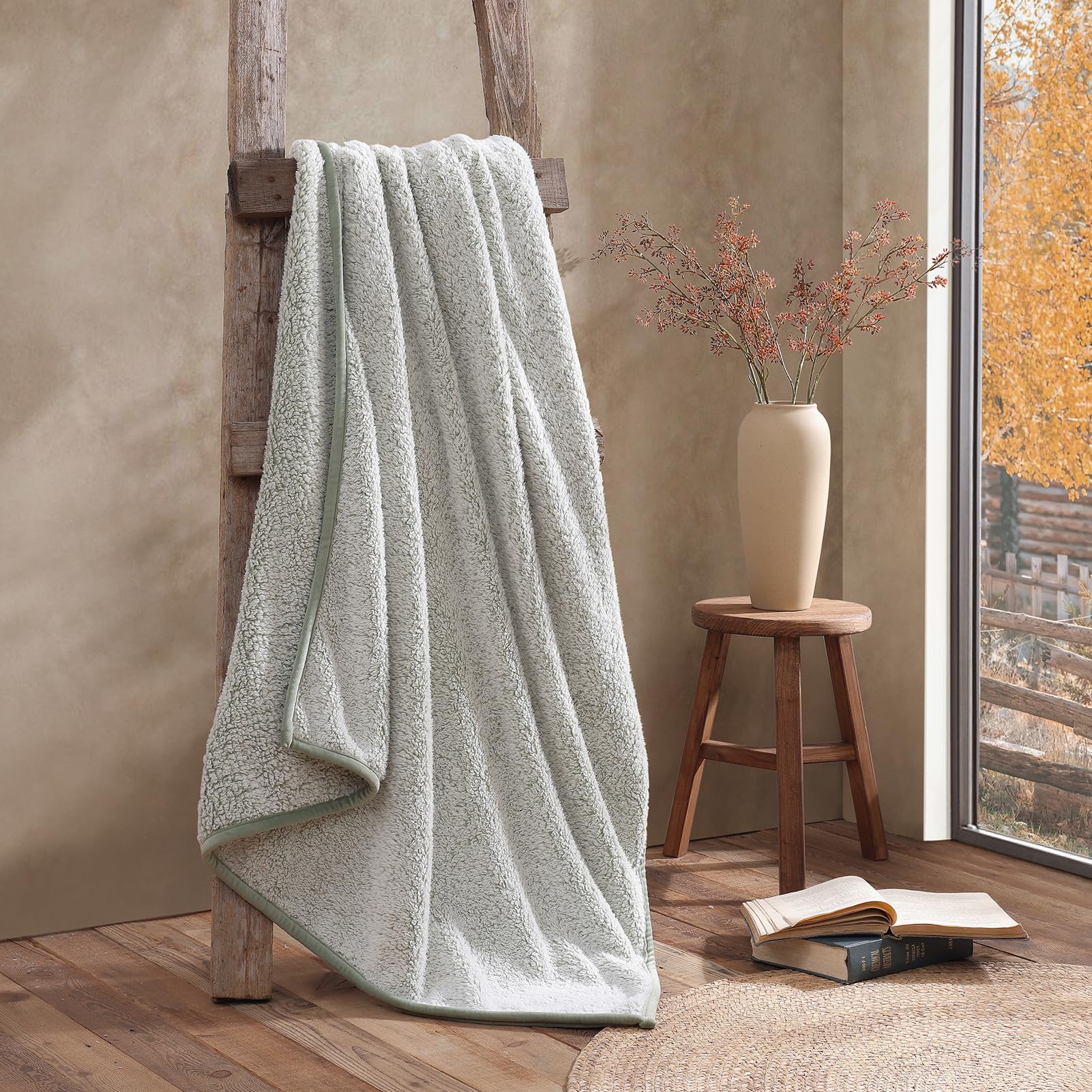 CASAAGUSTO Sherpa Twin Blanket, Soft Warm Cozy Fleece Plush Throw Blanket for Couch, Thick Fuzzy Fluffy Blanket for Sofa, Bed, Chair, Travel (Sage Green, 60"x 80")