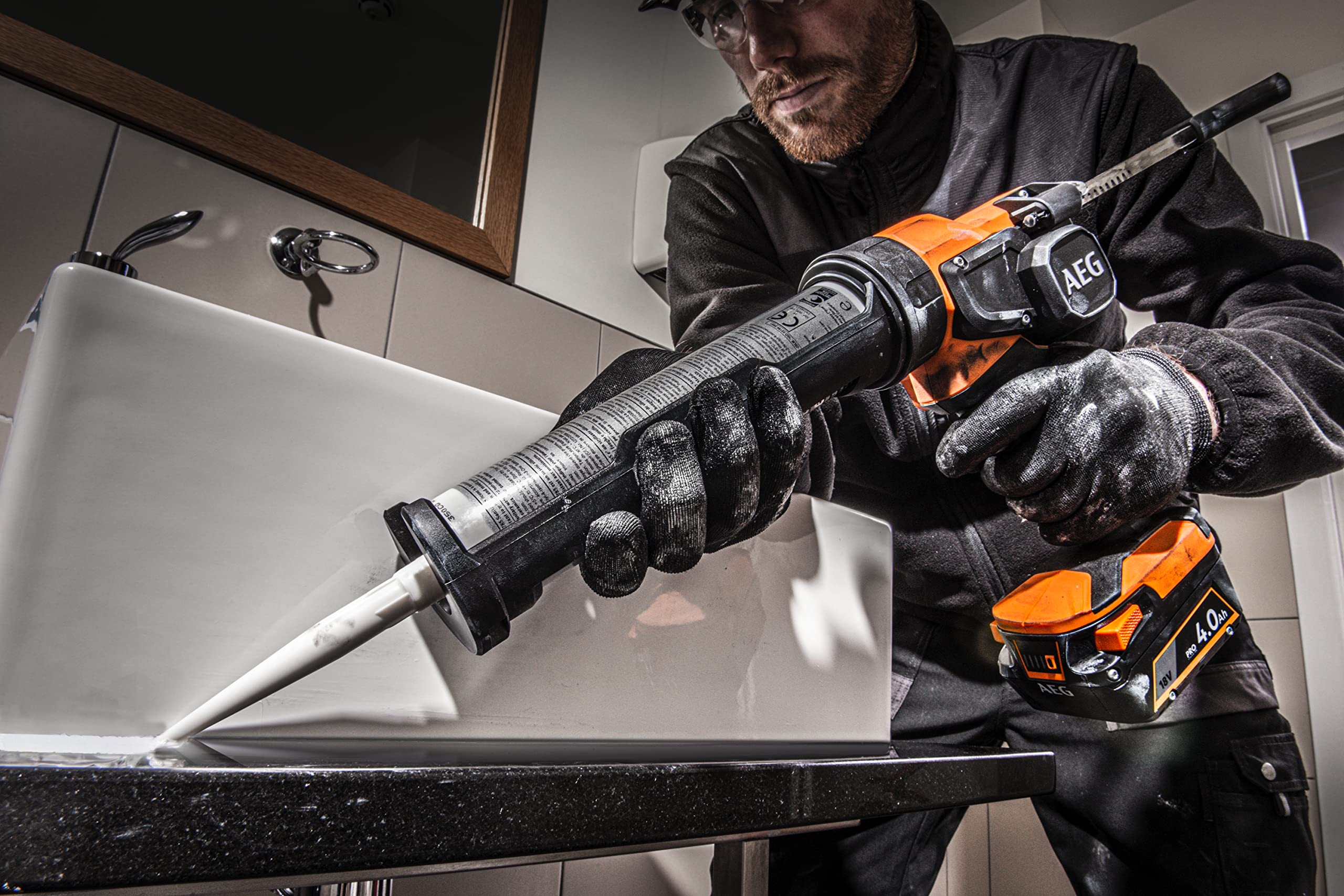 AEG BKP18C2-310 Pistola per Silicone 18V, Senza Batteria, Fino a 4000N di Forza, con 7 Velocità, compatibile con cartucce da 310ml