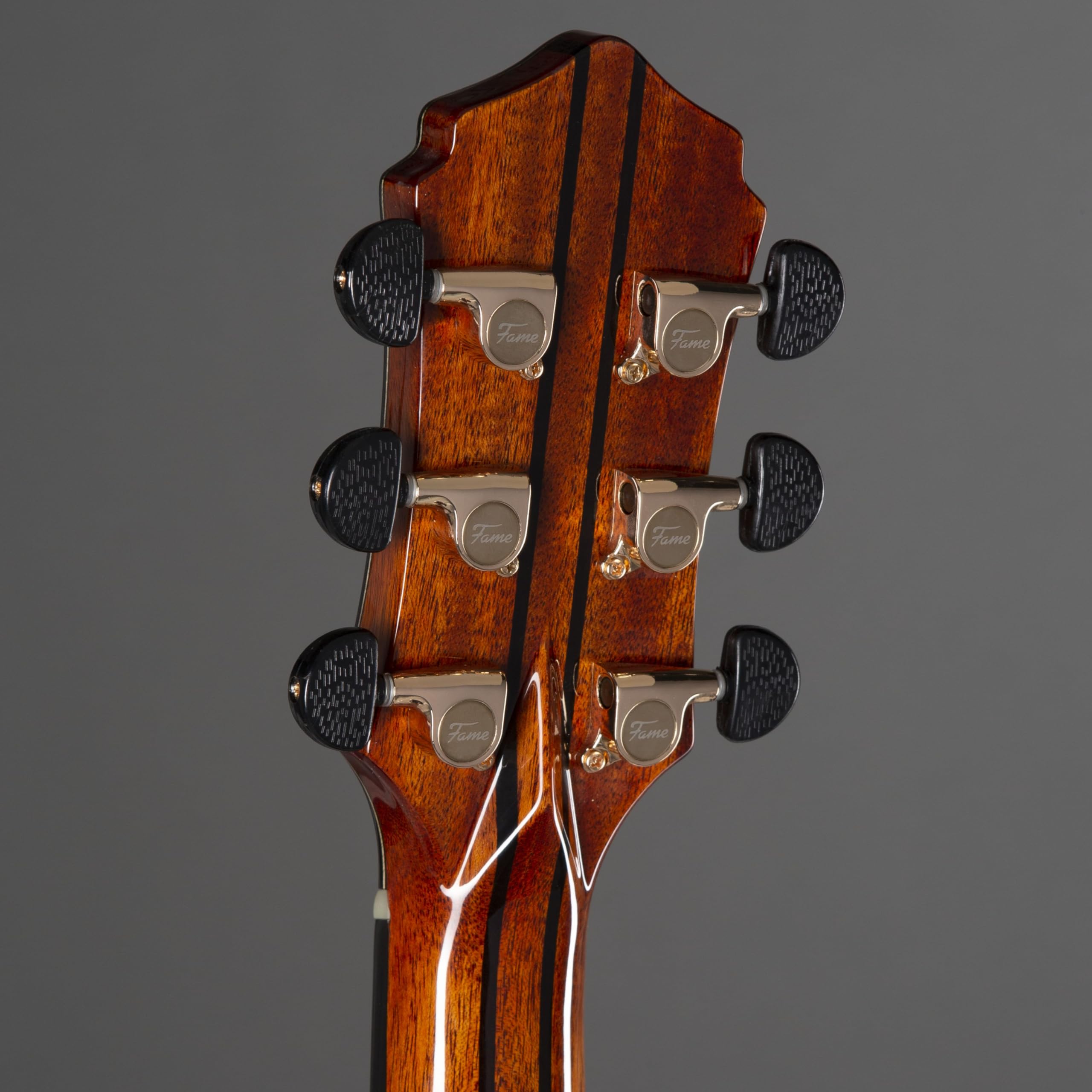 Westerngitarre Fame Rosewood Standard, Grand Auditorium, Cutaway, Fichte Massive Decke, Palisander Boden und Zargen, Mahagoni Hals, Walnuss Griffbrett, Sonitone Tonabnehmer, Natural Finish