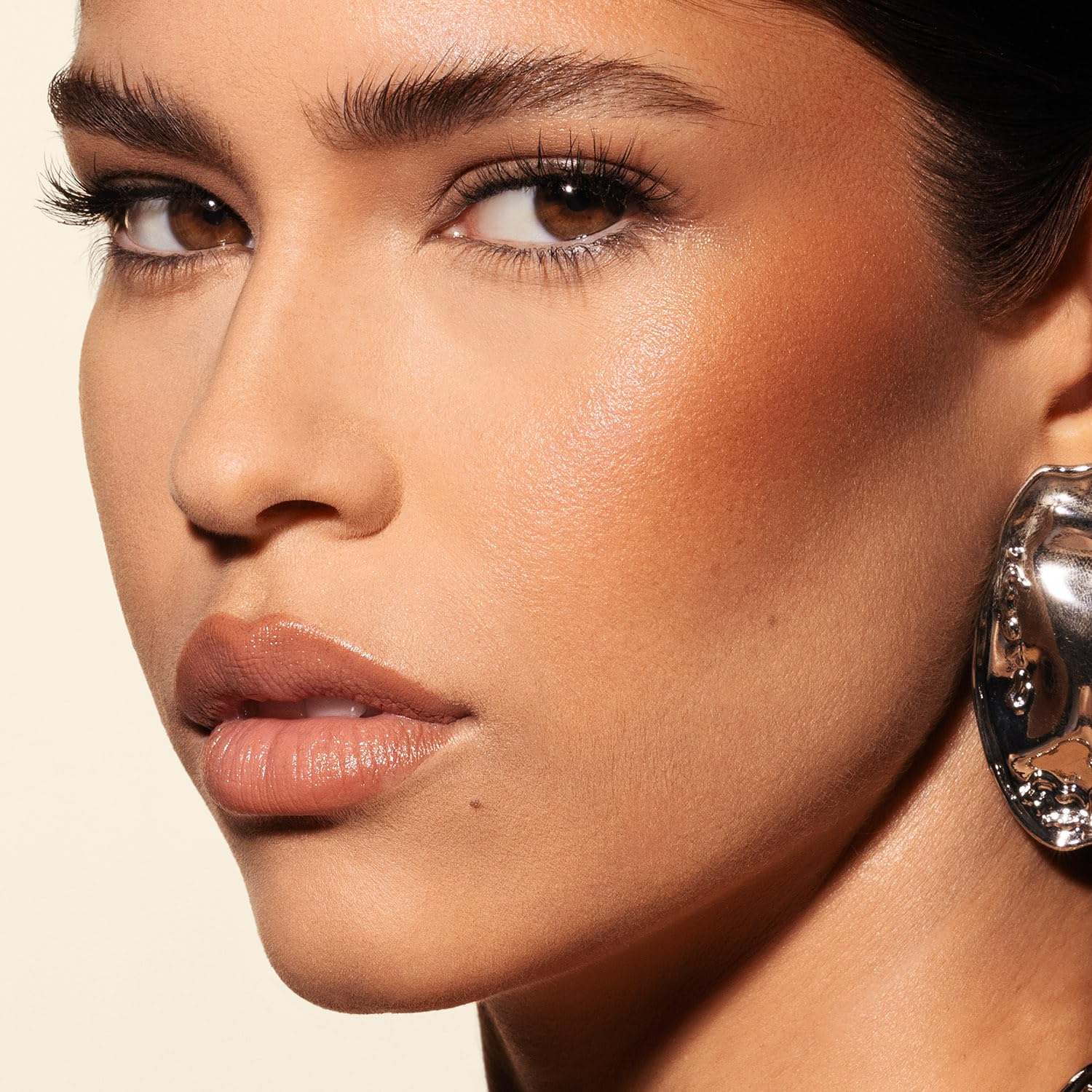 Morphe Hot Shot Sun Bronzing Drops - Waterweight Liquid Bronzer Drops with Niacinamide for Glowing Skin, Hydration & a Natural Radiant Finish - Fire Sign (1 Fl Oz) - Image 4